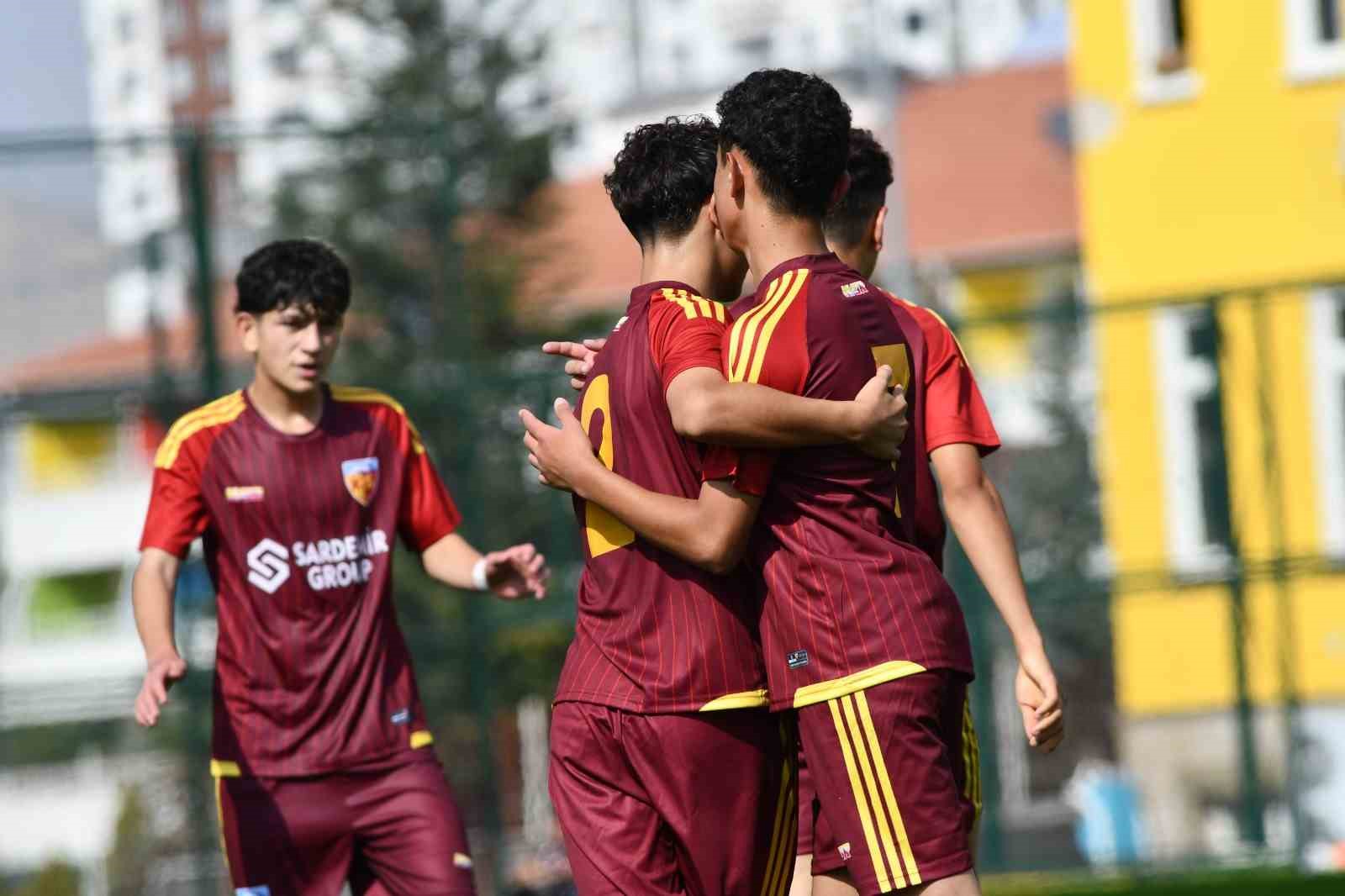 Kayserispor U15 evinde farklı kazandı