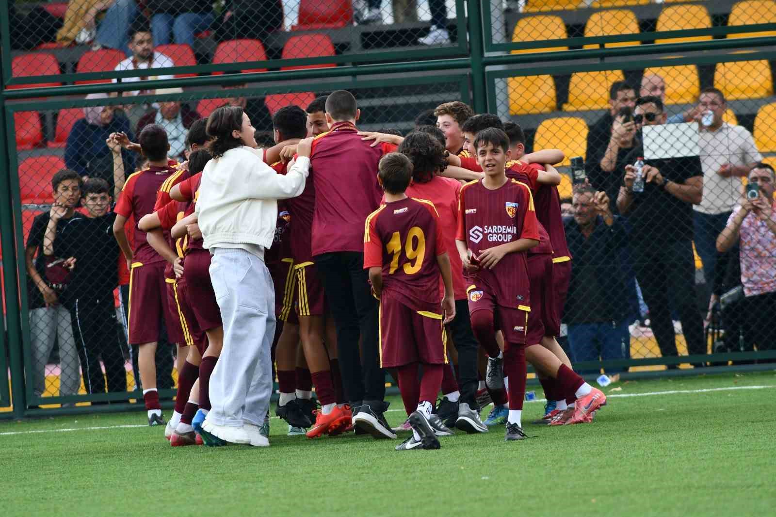 Kayserispor U14 takımı 2’de 2 yaptı