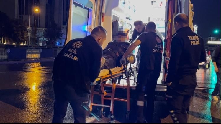 Bursa’da yağışlı havada motosiklet devrildi: Yaralının rahat tavırları dikkat çekti