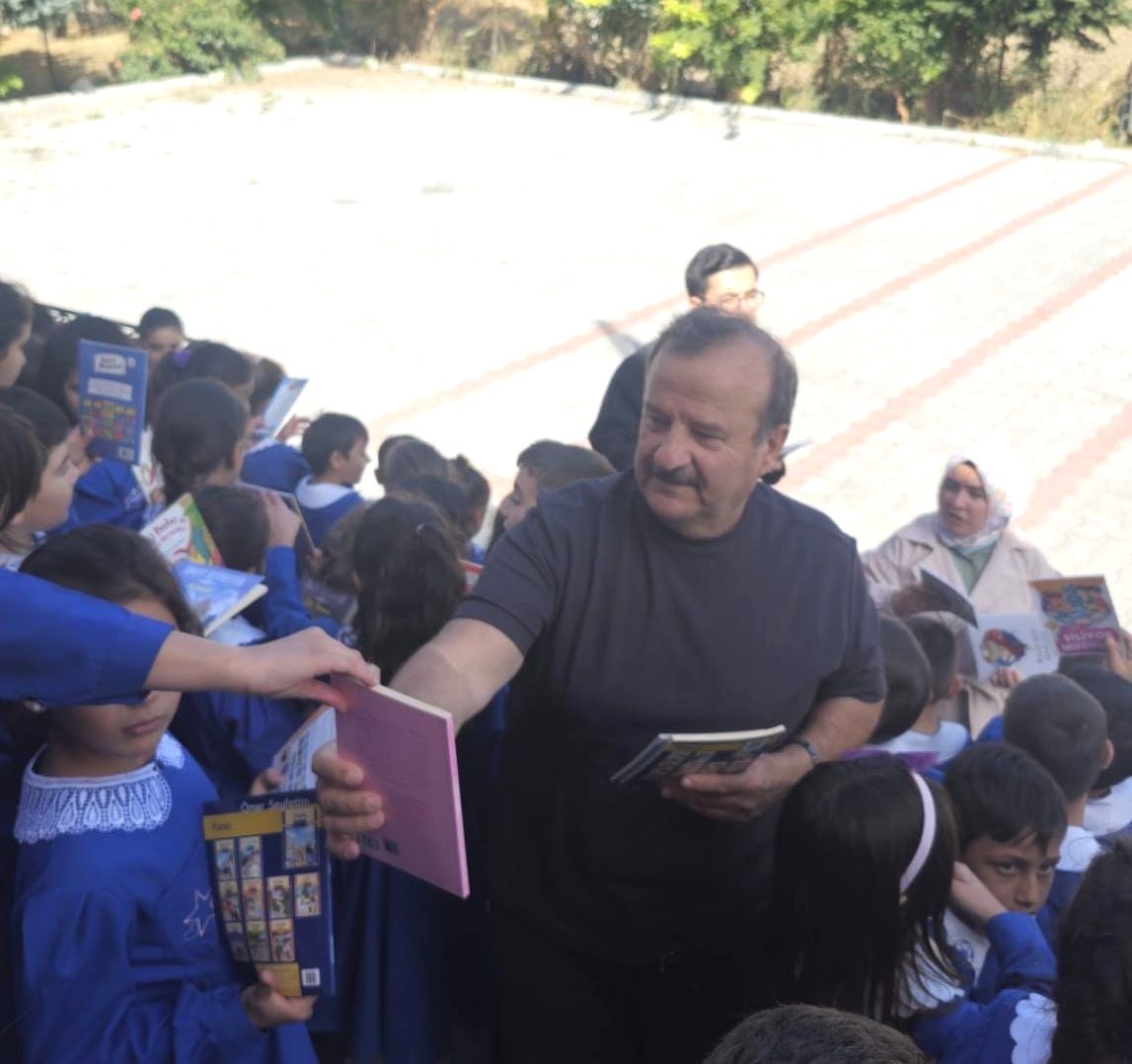 348 okula ulaşan kitap seferberliğiyle binlerce çocuğa umut oldu