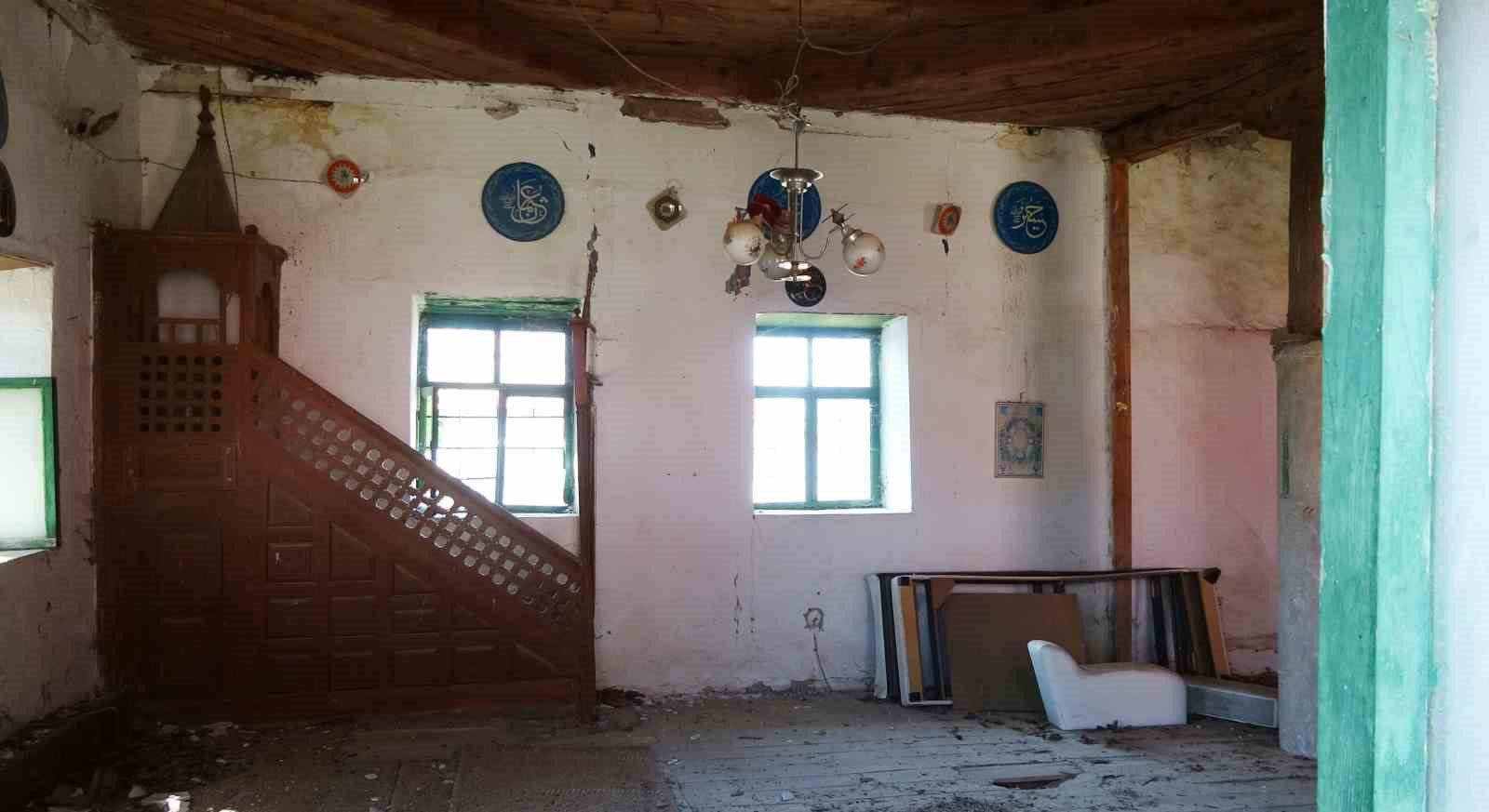 Yozgat’taki asırlık cami onarılmayı bekliyor