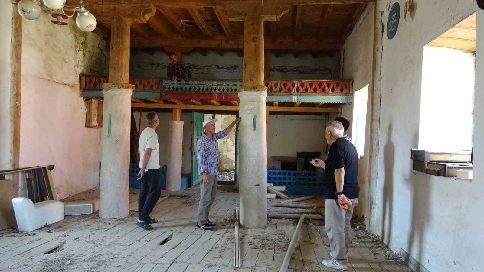 Yozgat’taki asırlık cami onarılmayı bekliyor