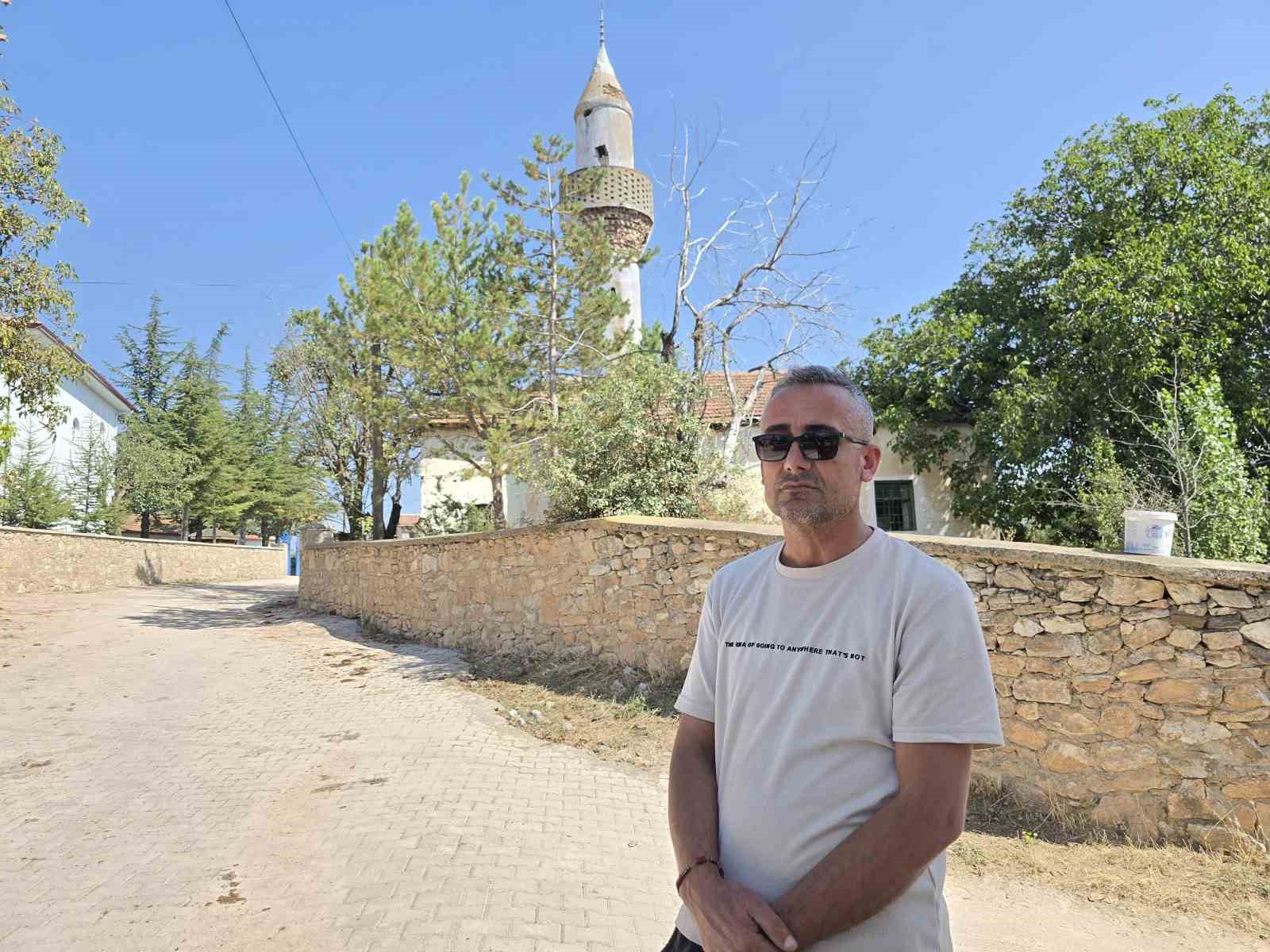 Yozgat’taki asırlık cami onarılmayı bekliyor