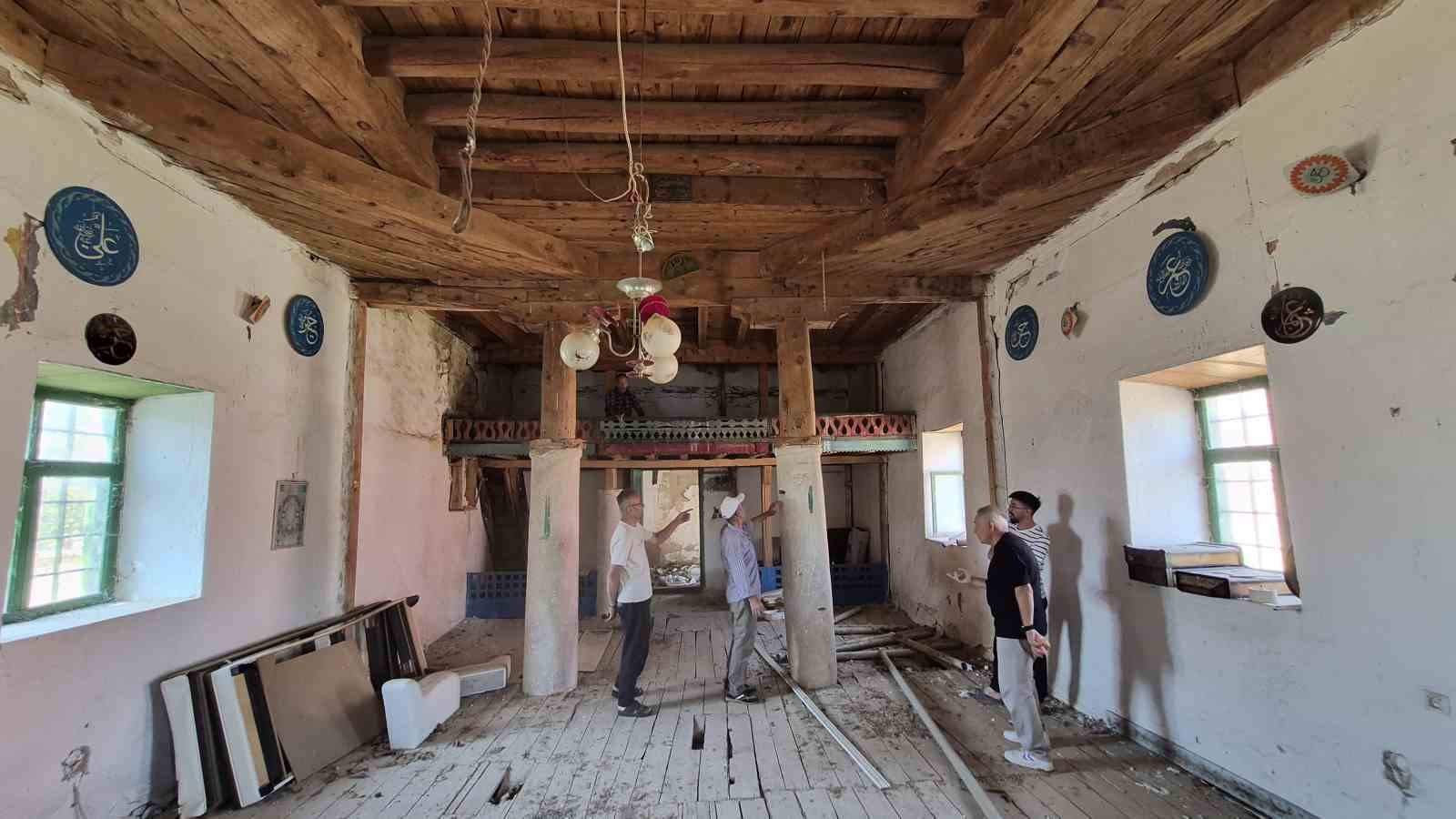 Yozgat’taki asırlık cami onarılmayı bekliyor
