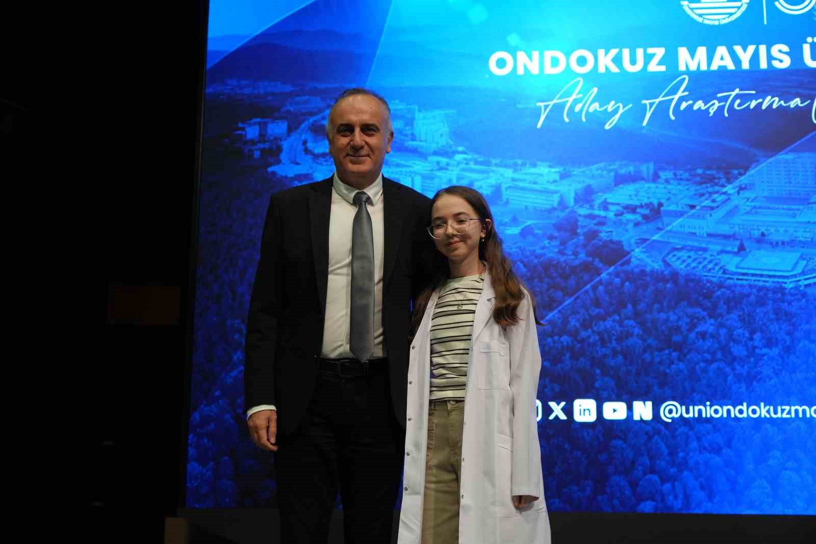 OMÜ Tıp Fakültesinde 250 öğrenci beyaz önlük giydi