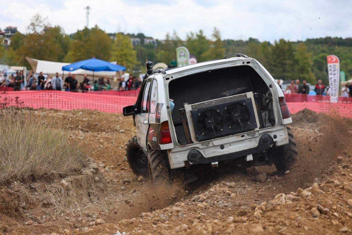 Kartepe’de off-road tutkunları sınırları zorladı