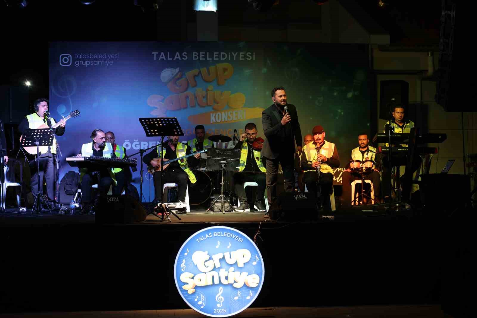 Grup Şantiye Melikgazi Kız Yurdunu coşturdu