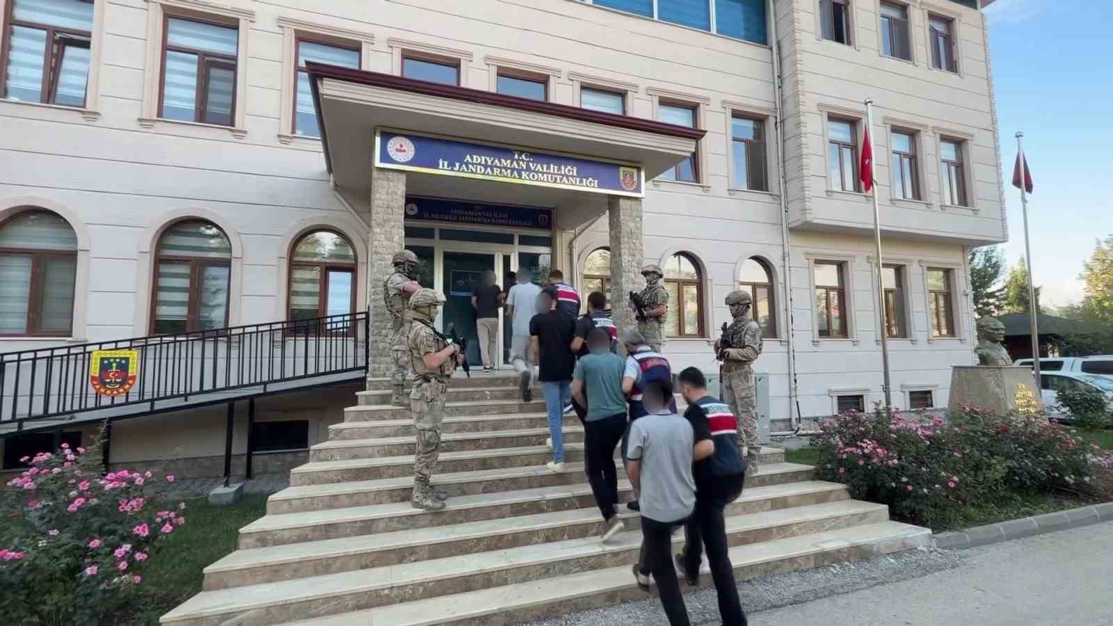 Adıyaman’da DEAŞ operasyonu: 5 gözaltı