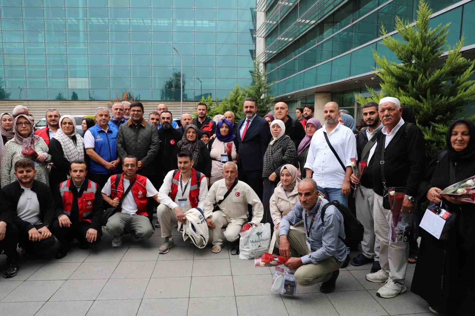 Sağlık Bakanlığı: "Şehitlerimizin kıymetli emanetleri kutsal topraklardan yurda döndü"