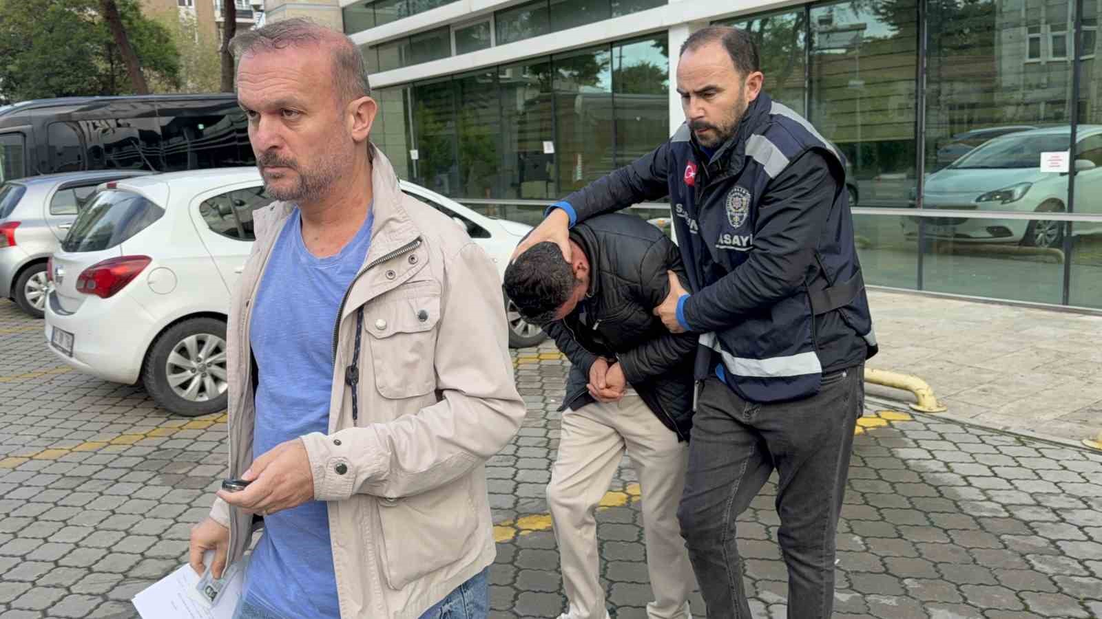 Pencereden eve girip bıçak tehdidiyle cüzdan gasp eden şahıs tutuklandı