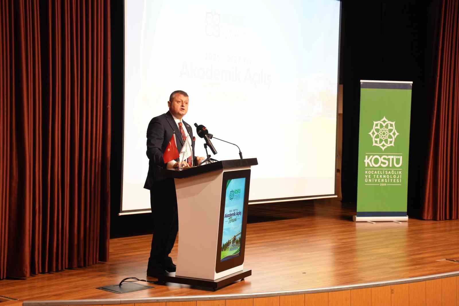 Kocaeli Sağlık ve Teknoloji Üniversitesi’nde yeni akademik yılı açılışı yapıldı