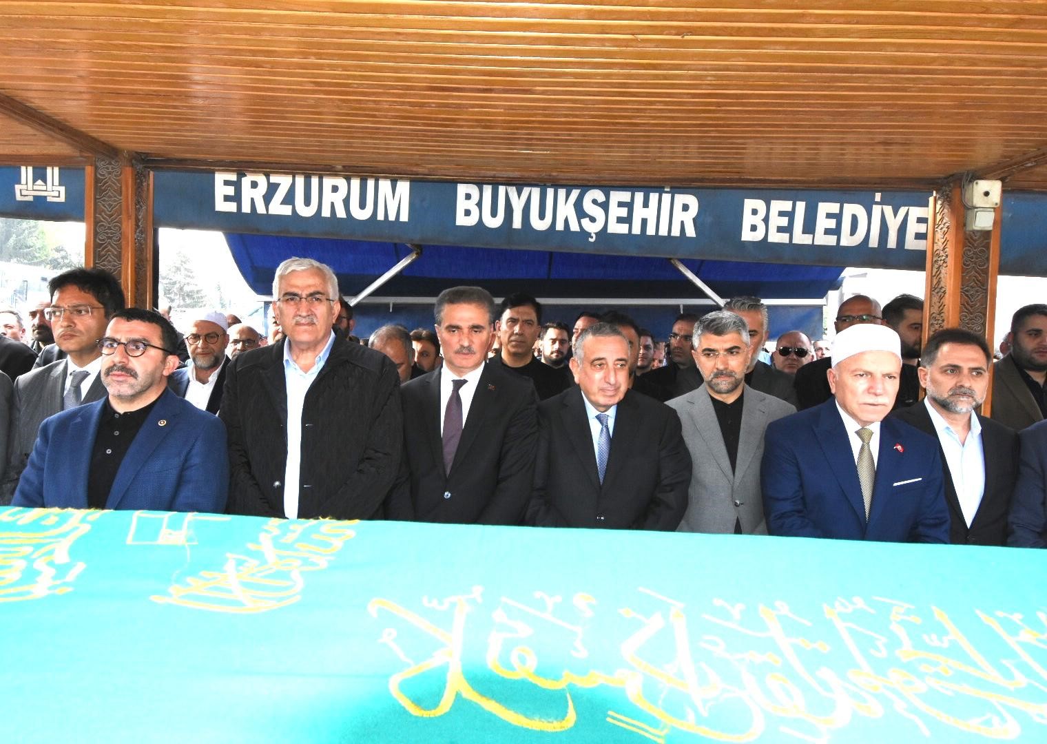 Milletvekili Mehmet Emin Öz’ün acı günü, Ahmet Turan Öz son yolculuğuna uğurlandı