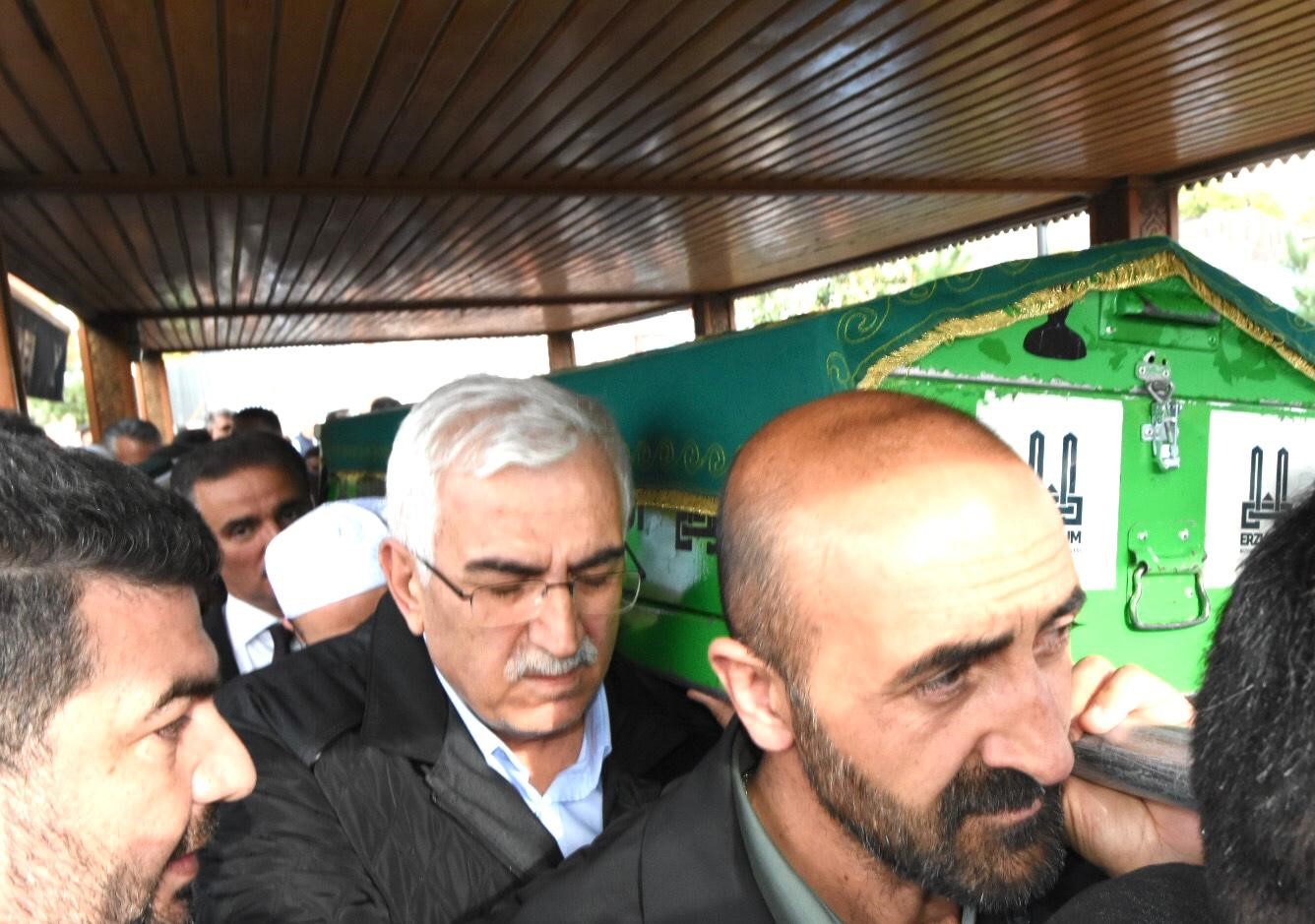 Milletvekili Mehmet Emin Öz’ün acı günü, Ahmet Turan Öz son yolculuğuna uğurlandı