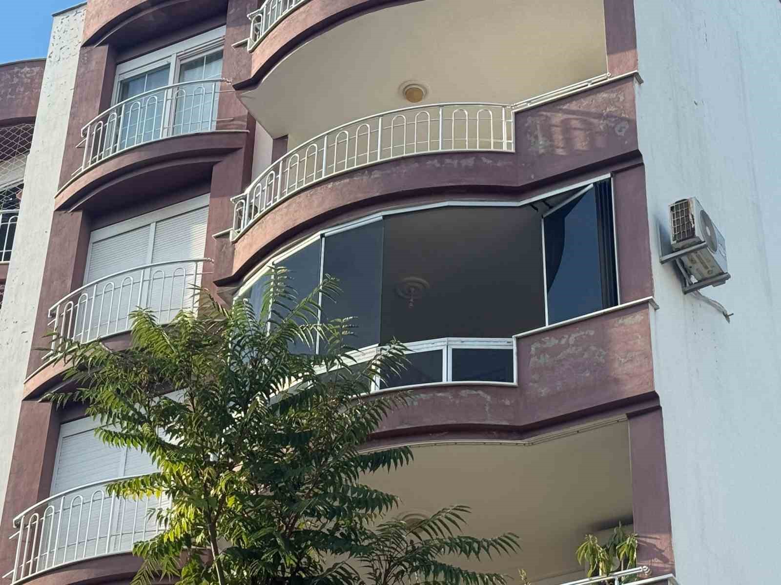 Antalya’da balkonda çıkan yangın korkuttu