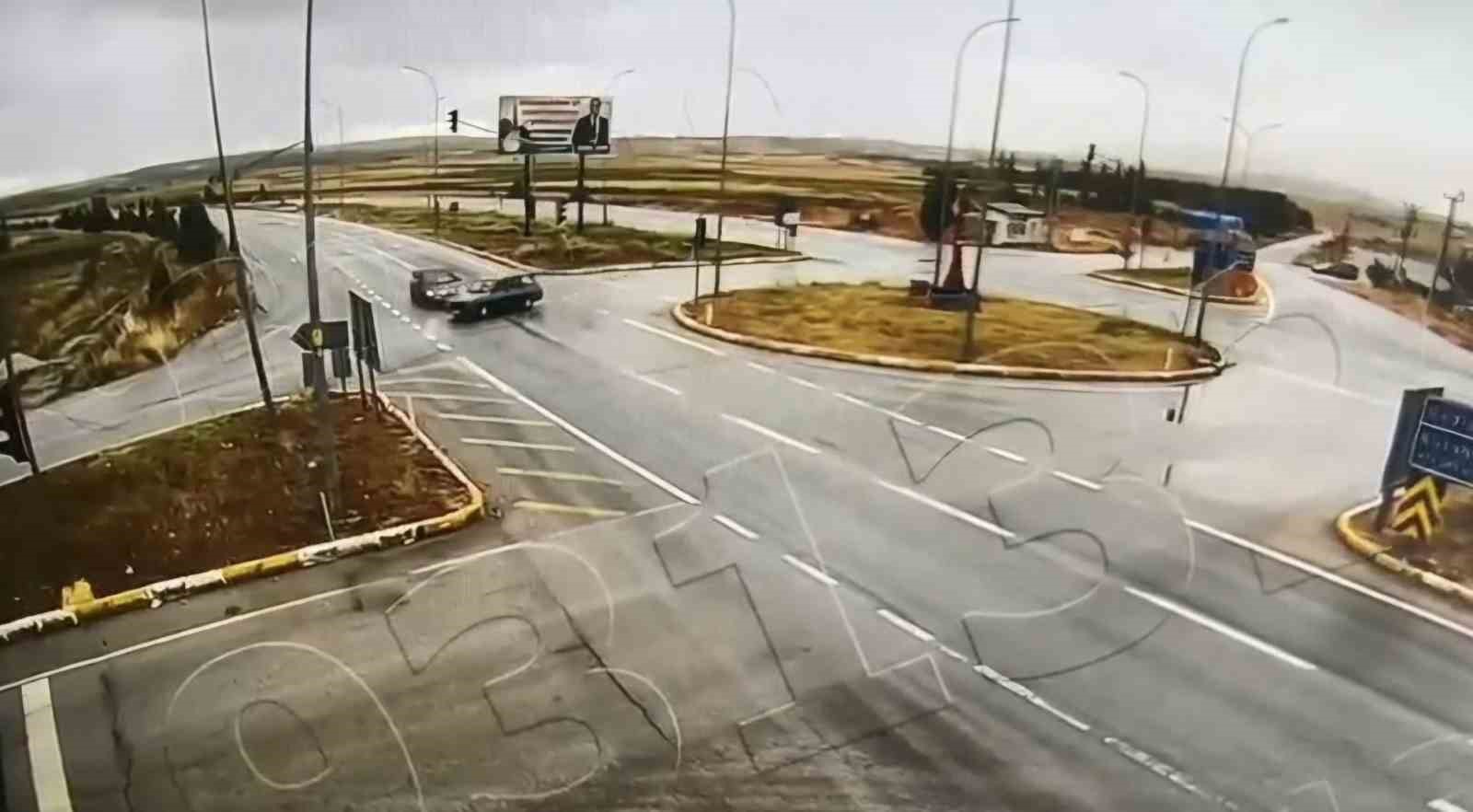 Kütahya’da iki otomobil çarpıştı: 2 ölü, 8 yaralı