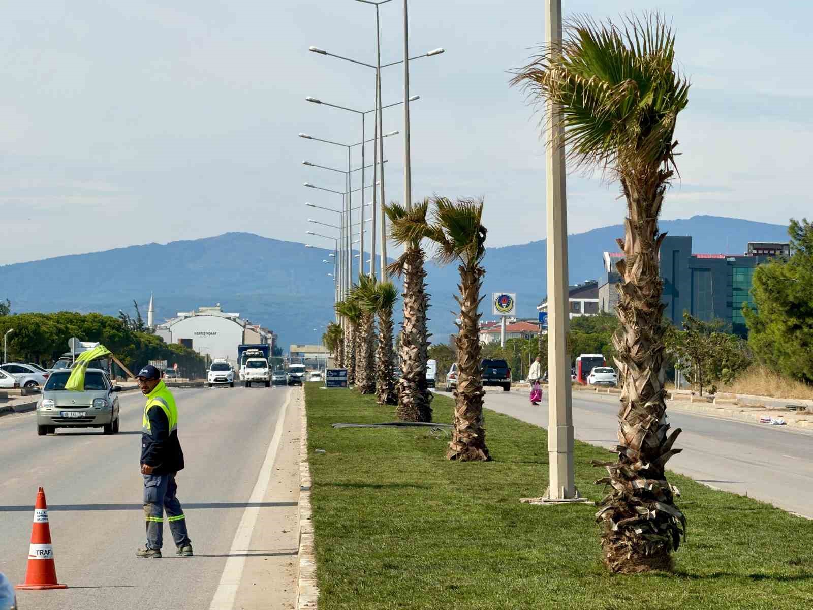 Bandırma’nın girişi Büyükşehir’le yenilendi