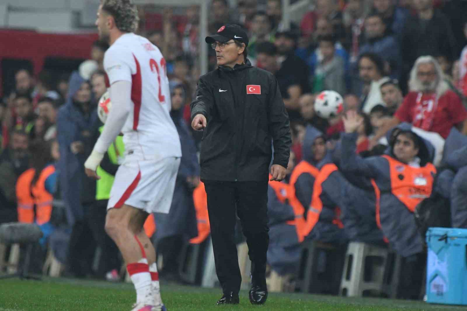 UEFA Uluslar Ligi: Türkiye: 0 - İtalya: 3 (İlk yarı)