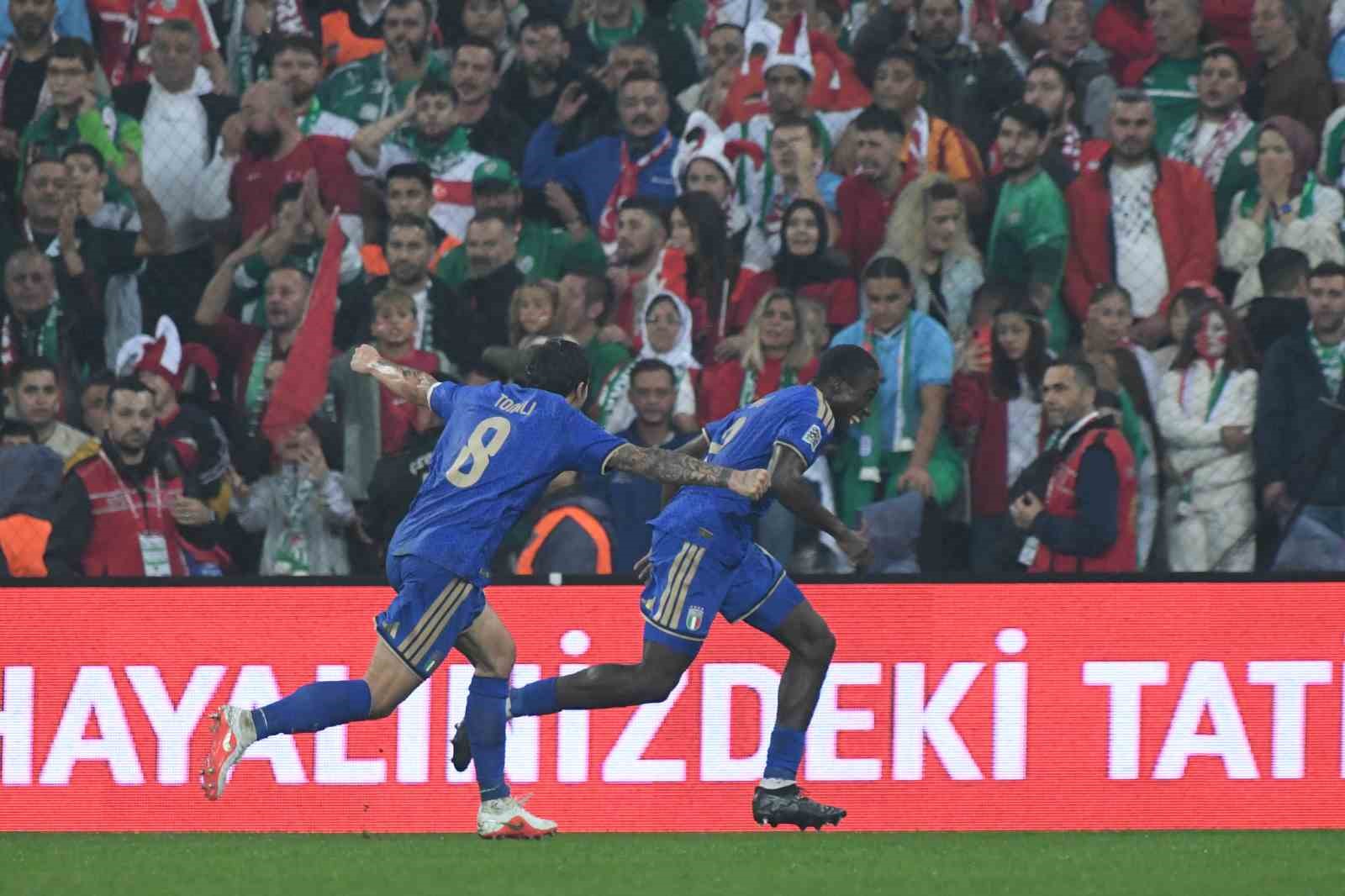 UEFA Uluslar Ligi: Türkiye: 0 - İtalya: 3 (İlk yarı)