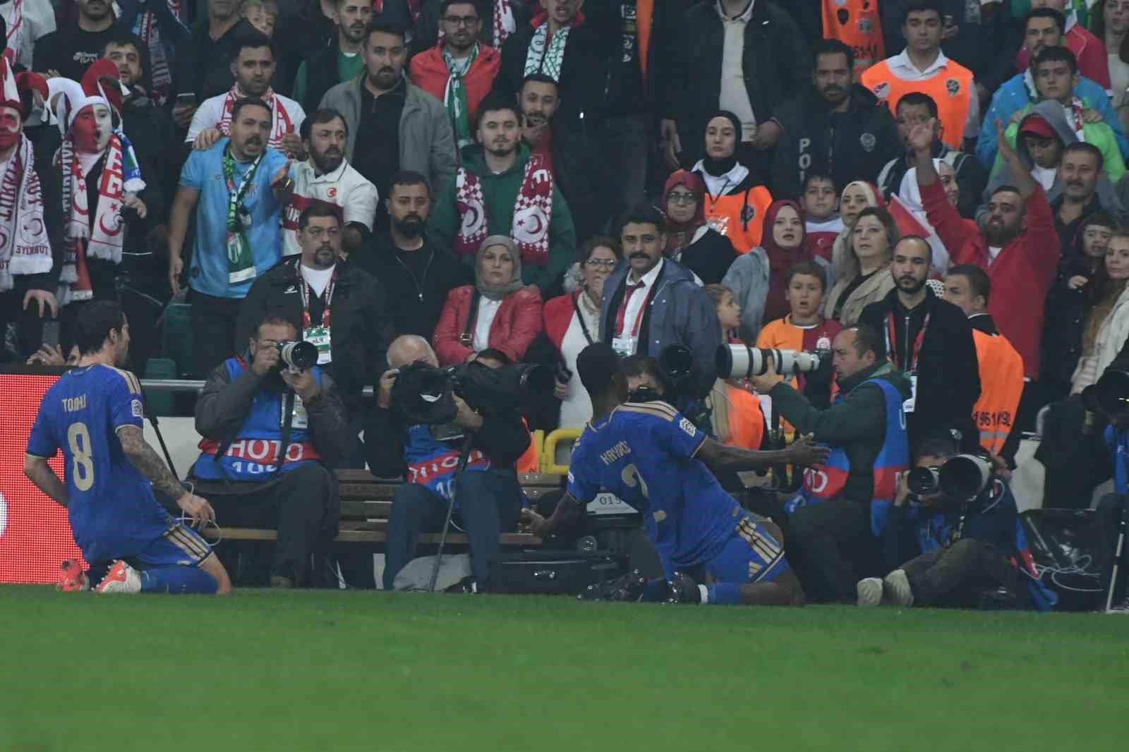 UEFA Uluslar Ligi: Türkiye: 0 - İtalya: 3 (İlk yarı)
