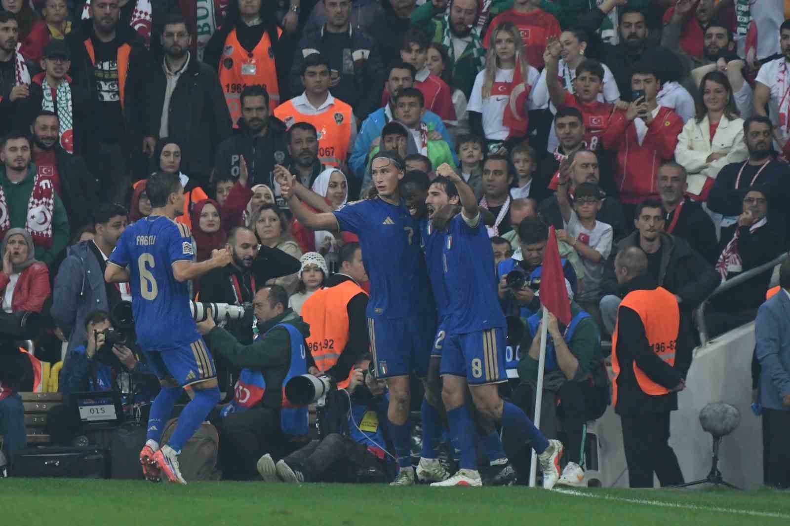 UEFA Uluslar Ligi: Türkiye: 0 - İtalya: 3 (İlk yarı)