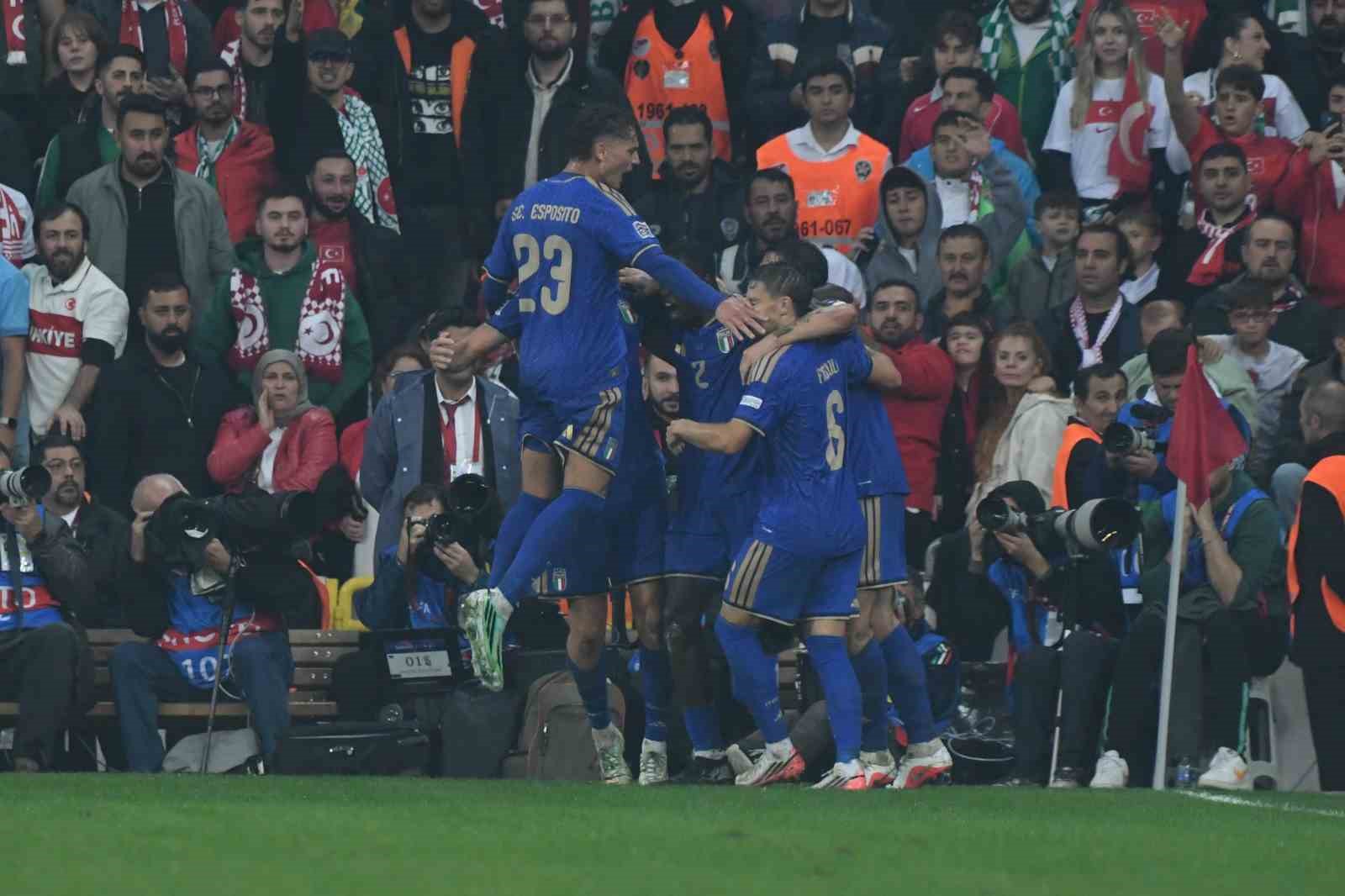 UEFA Uluslar Ligi: Türkiye: 0 - İtalya: 3 (İlk yarı)
