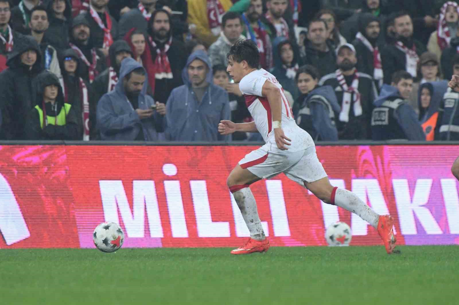 UEFA Uluslar Ligi: Türkiye: 0 - İtalya: 3 (İlk yarı)