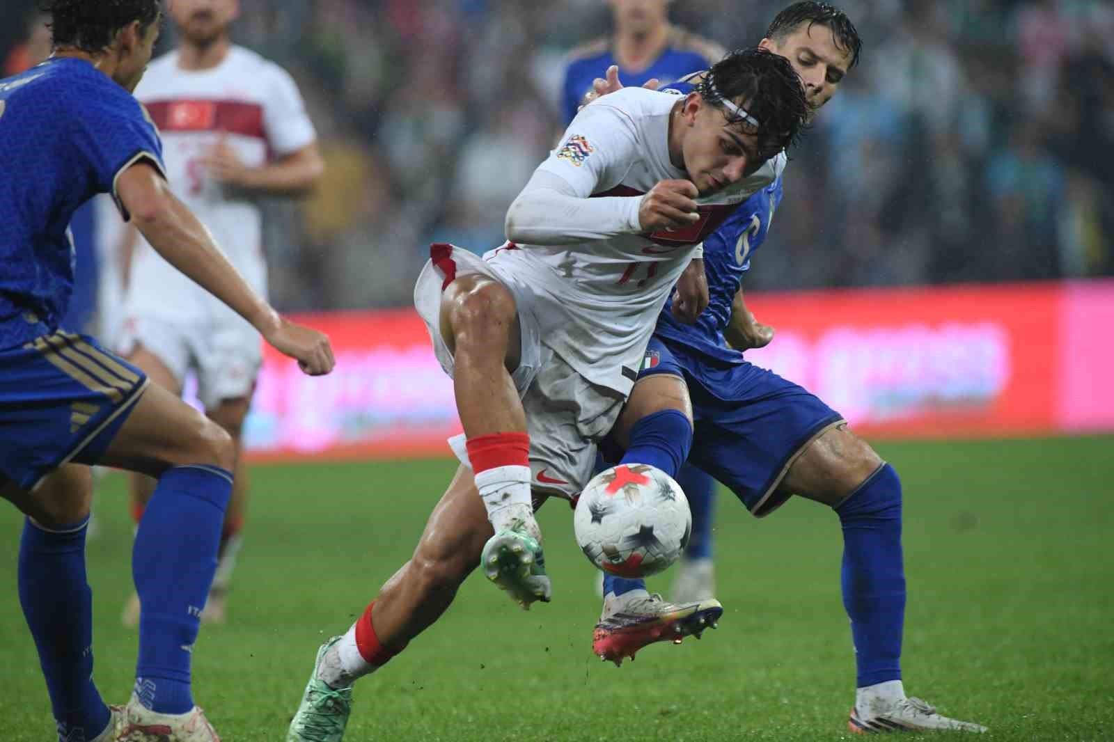 UEFA Uluslar Ligi: Türkiye: 0 - İtalya: 3 (İlk yarı)