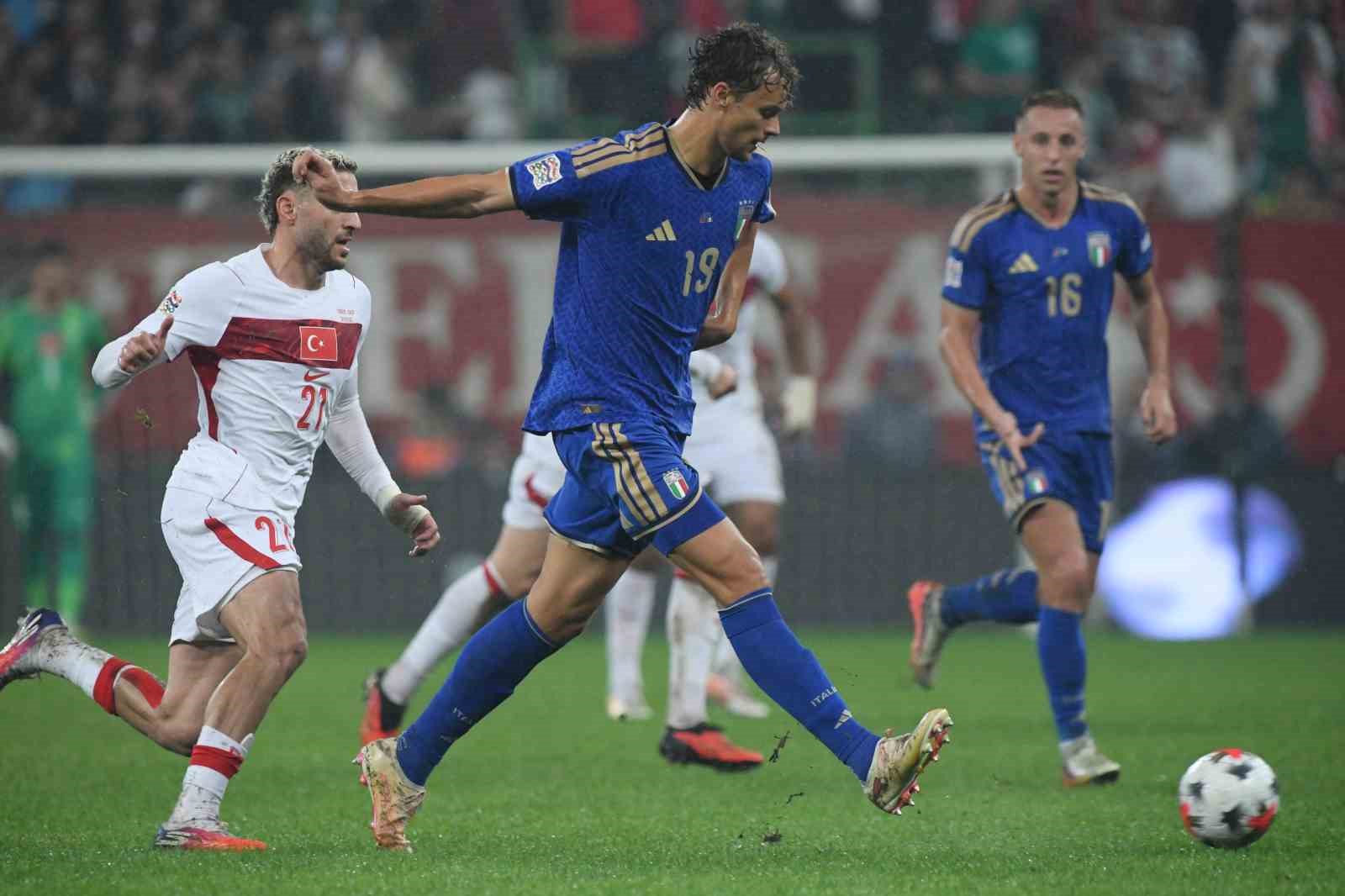 UEFA Uluslar Ligi: Türkiye: 0 - İtalya: 3 (İlk yarı)