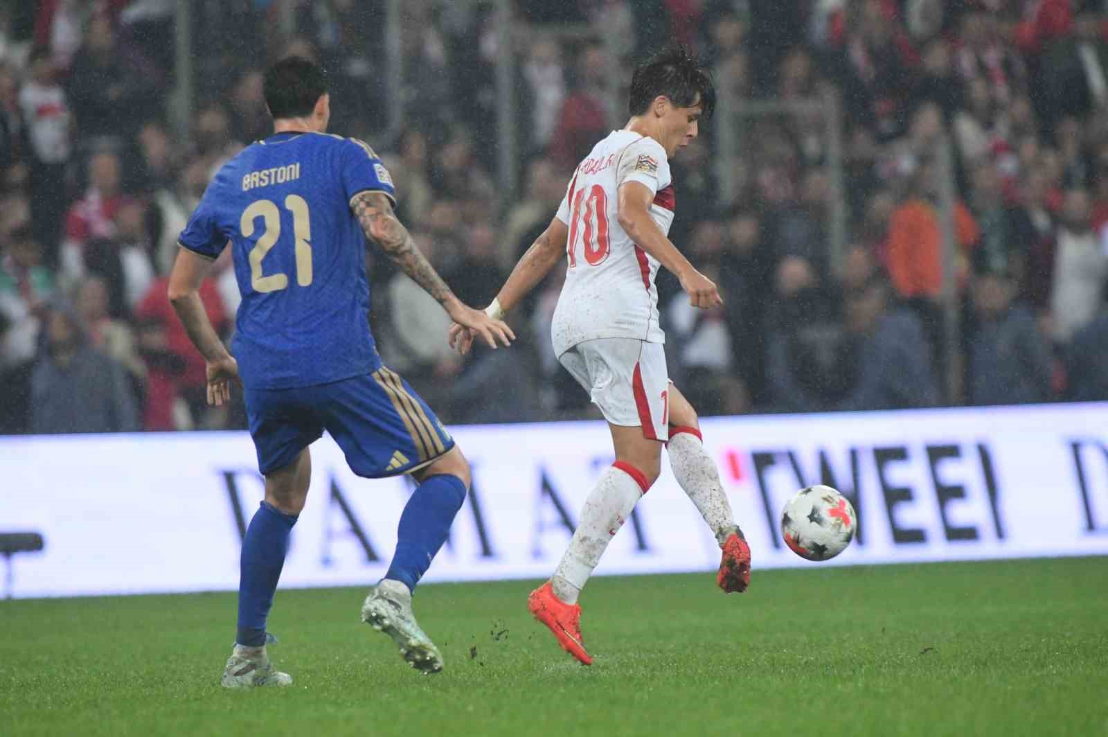 UEFA Uluslar Ligi: Türkiye: 0 - İtalya: 3 (İlk yarı)