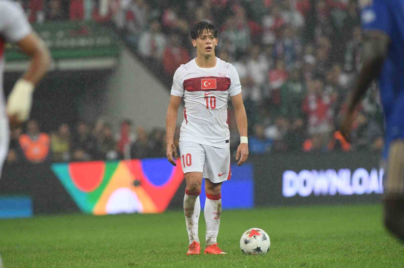 UEFA Uluslar Ligi: Türkiye: 0 - İtalya: 3 (İlk yarı)