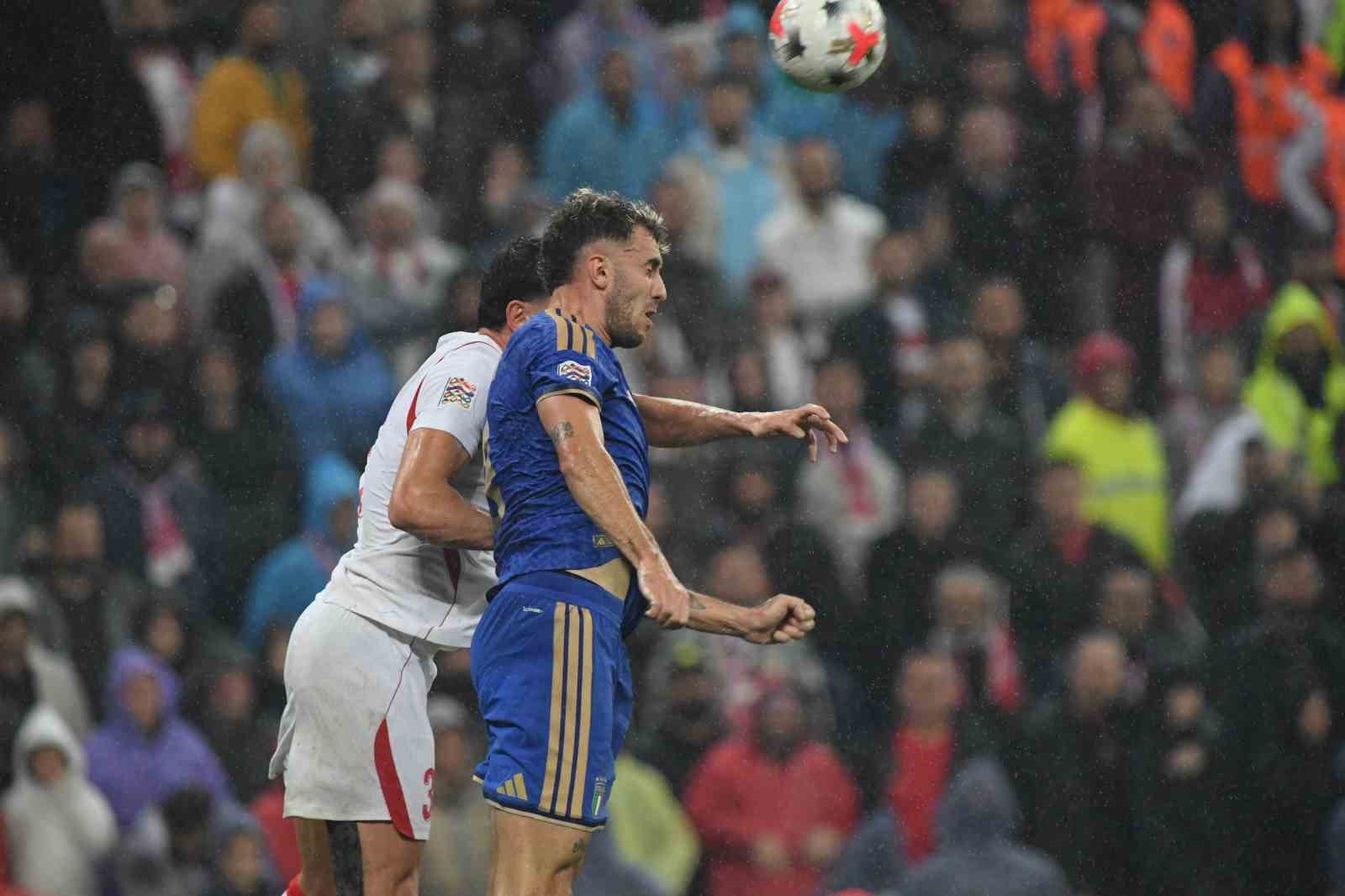 UEFA Uluslar Ligi: Türkiye: 0 - İtalya: 3 (İlk yarı)