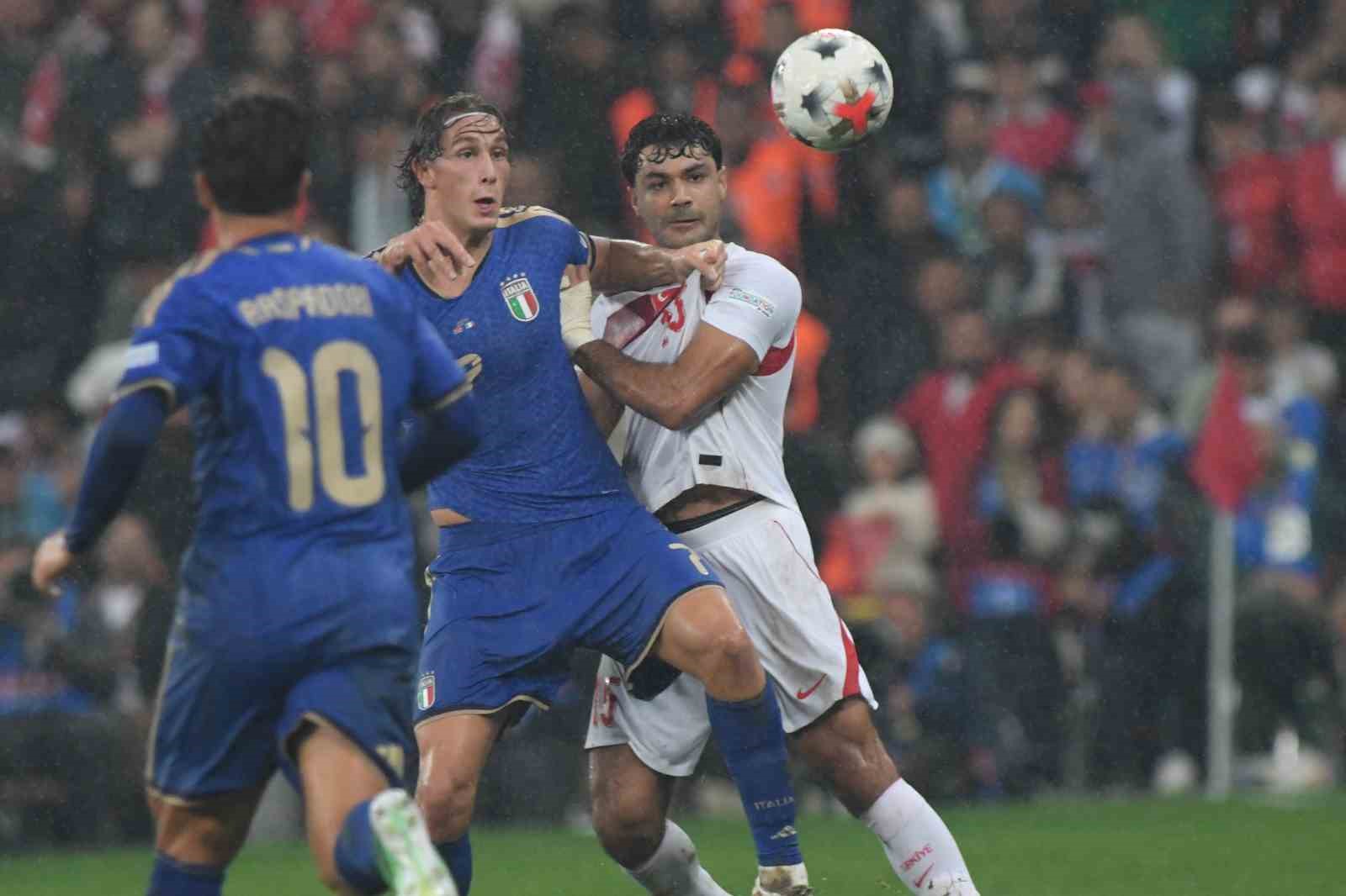 UEFA Uluslar Ligi: Türkiye: 0 - İtalya: 3 (İlk yarı)
