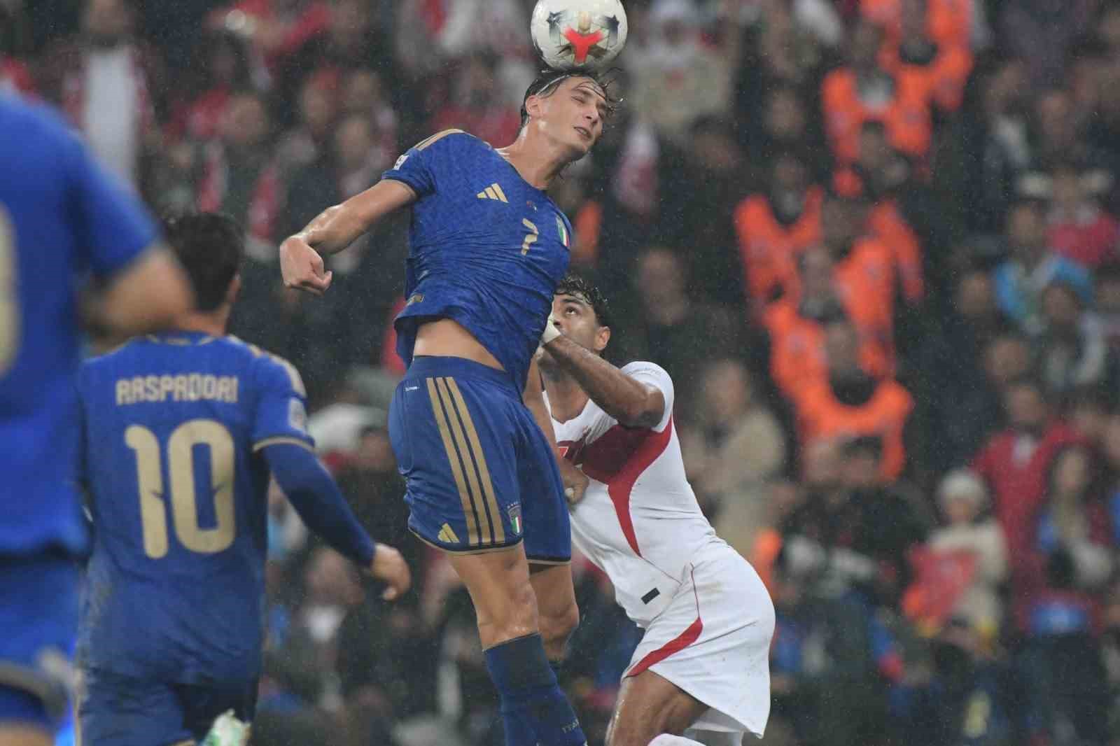 UEFA Uluslar Ligi: Türkiye: 0 - İtalya: 3 (İlk yarı)