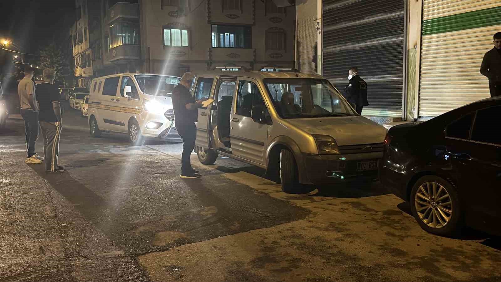 Gaziantep’te bıçaklı kavga: 18 yaşındaki genç hayatını kaybetti