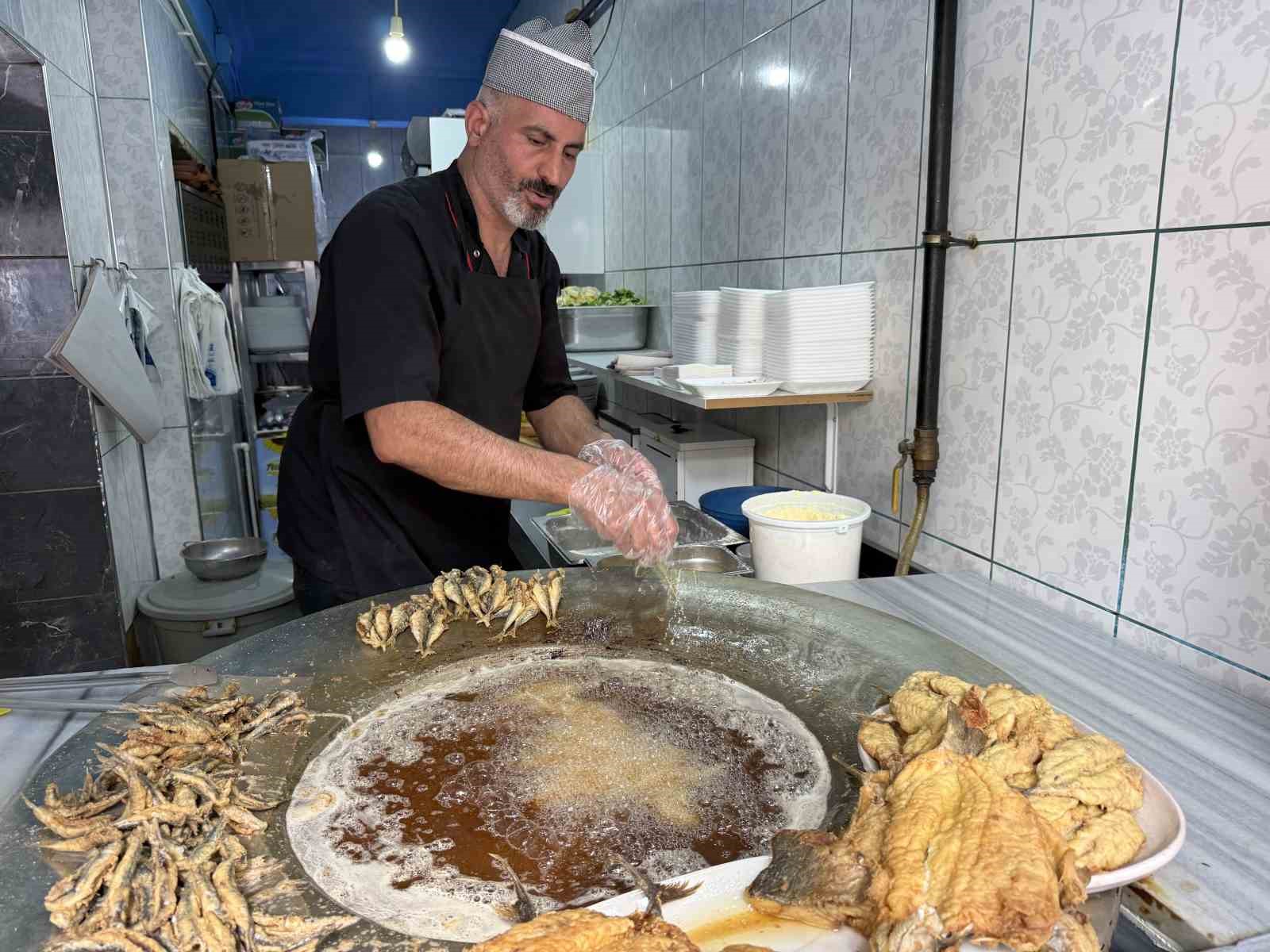 Iğdır’da balıklar tezgahtaki yerini aldı