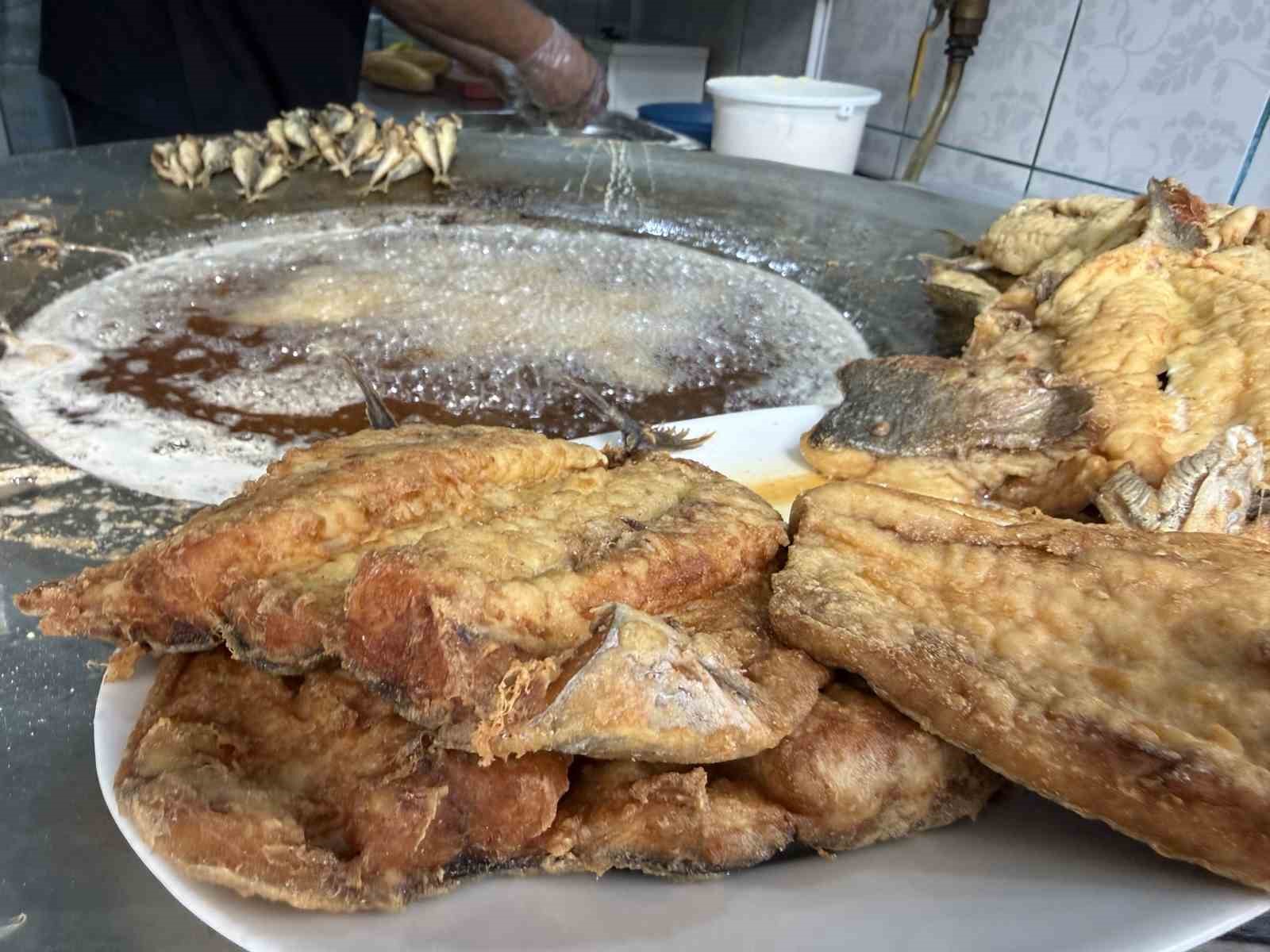 Iğdır’da balıklar tezgahtaki yerini aldı