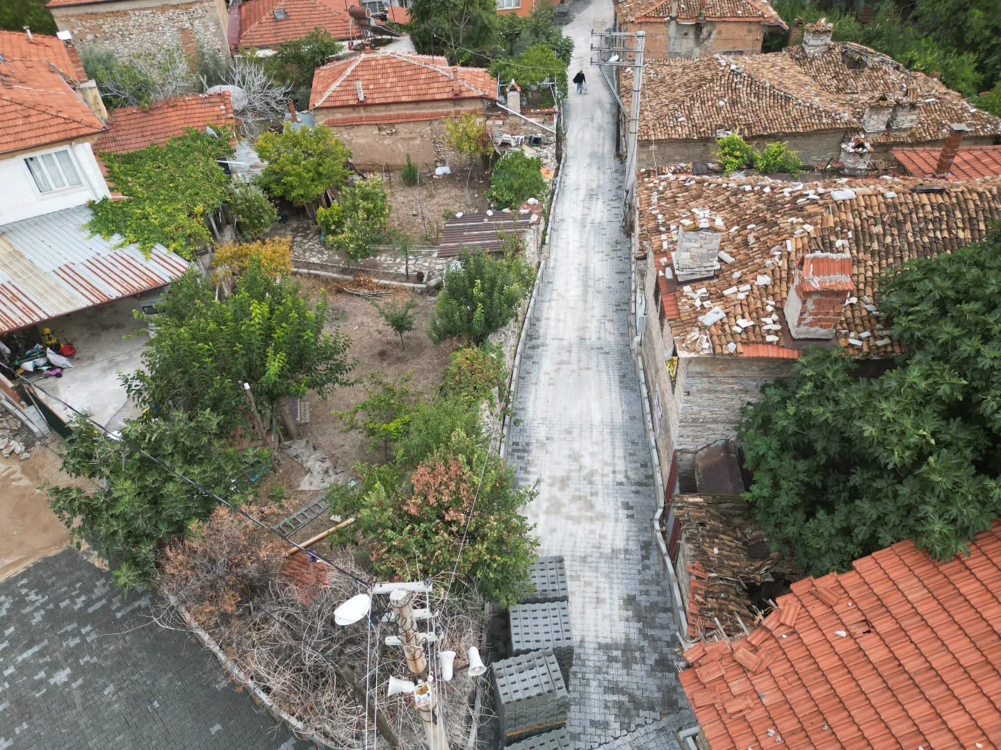 Tavas’ta Orta Mahallesi’nin altyapı ve yolları yenilendi