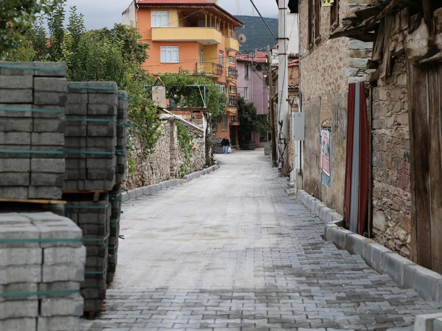 Tavas’ta Orta Mahallesi’nin altyapı ve yolları yenilendi