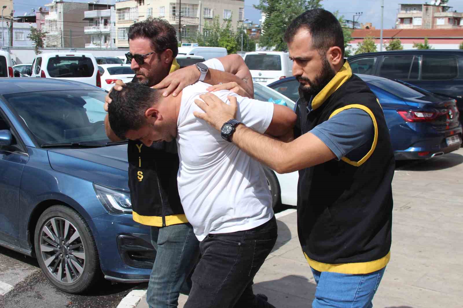 Pimi çekilen el bombasına bomba imha uzmanından koli bandıyla müdahale