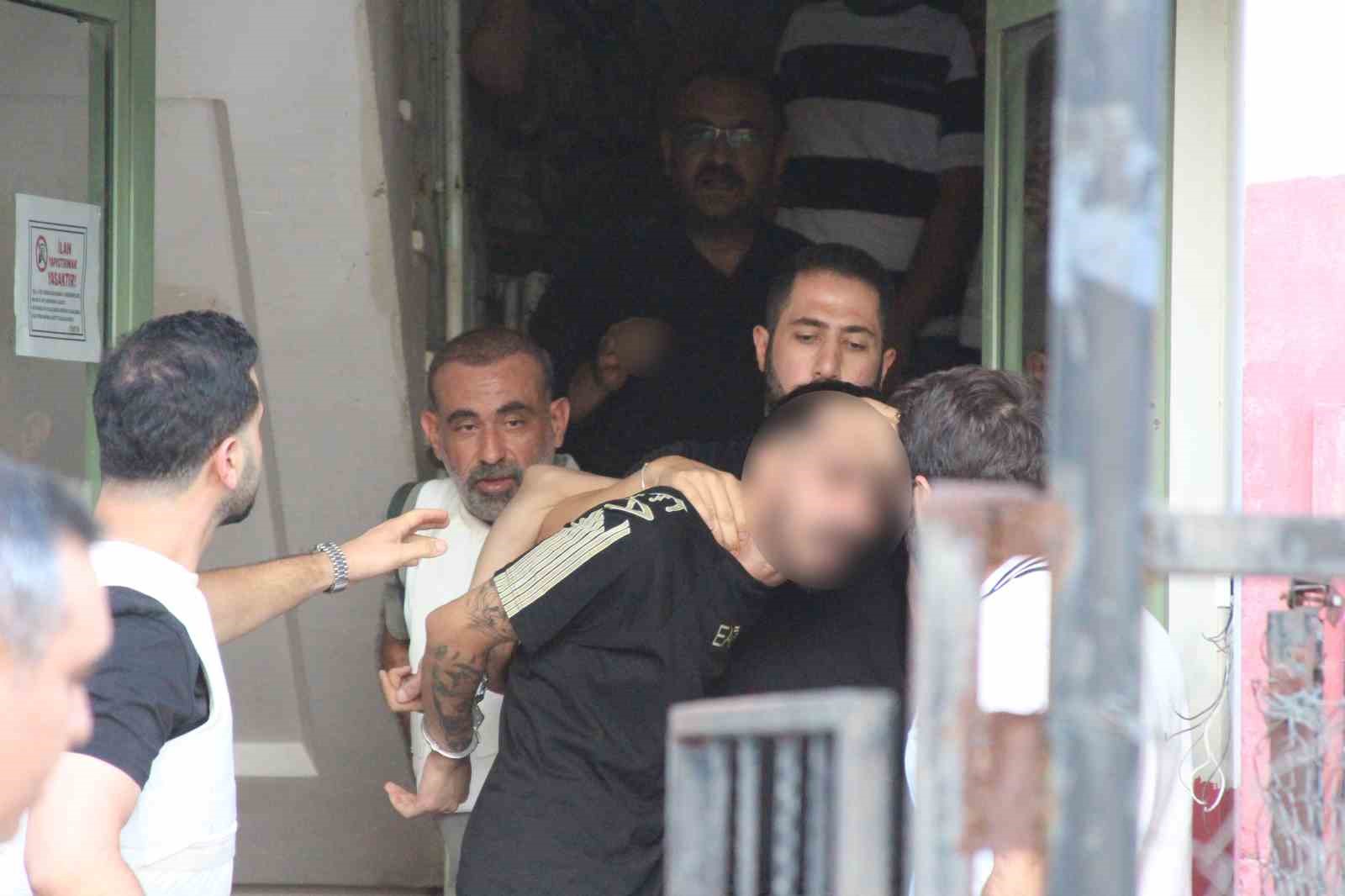 Pimi çekilen el bombasına bomba imha uzmanından koli bandıyla müdahale