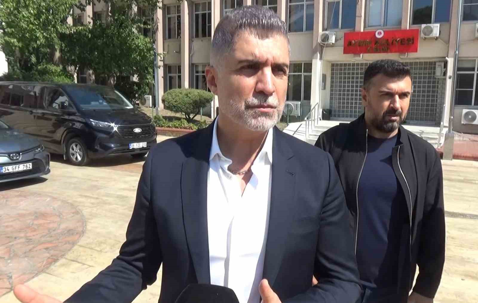 Sanatçı Özcan Deniz, kardeşlerinin hakaret davasında ifade verdi