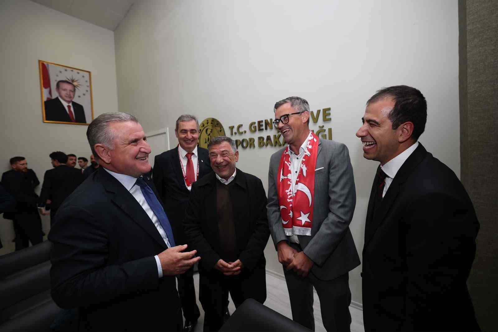 Bakan Bak, Avrupa Okul Sporları Federasyonu heyetini kabul etti