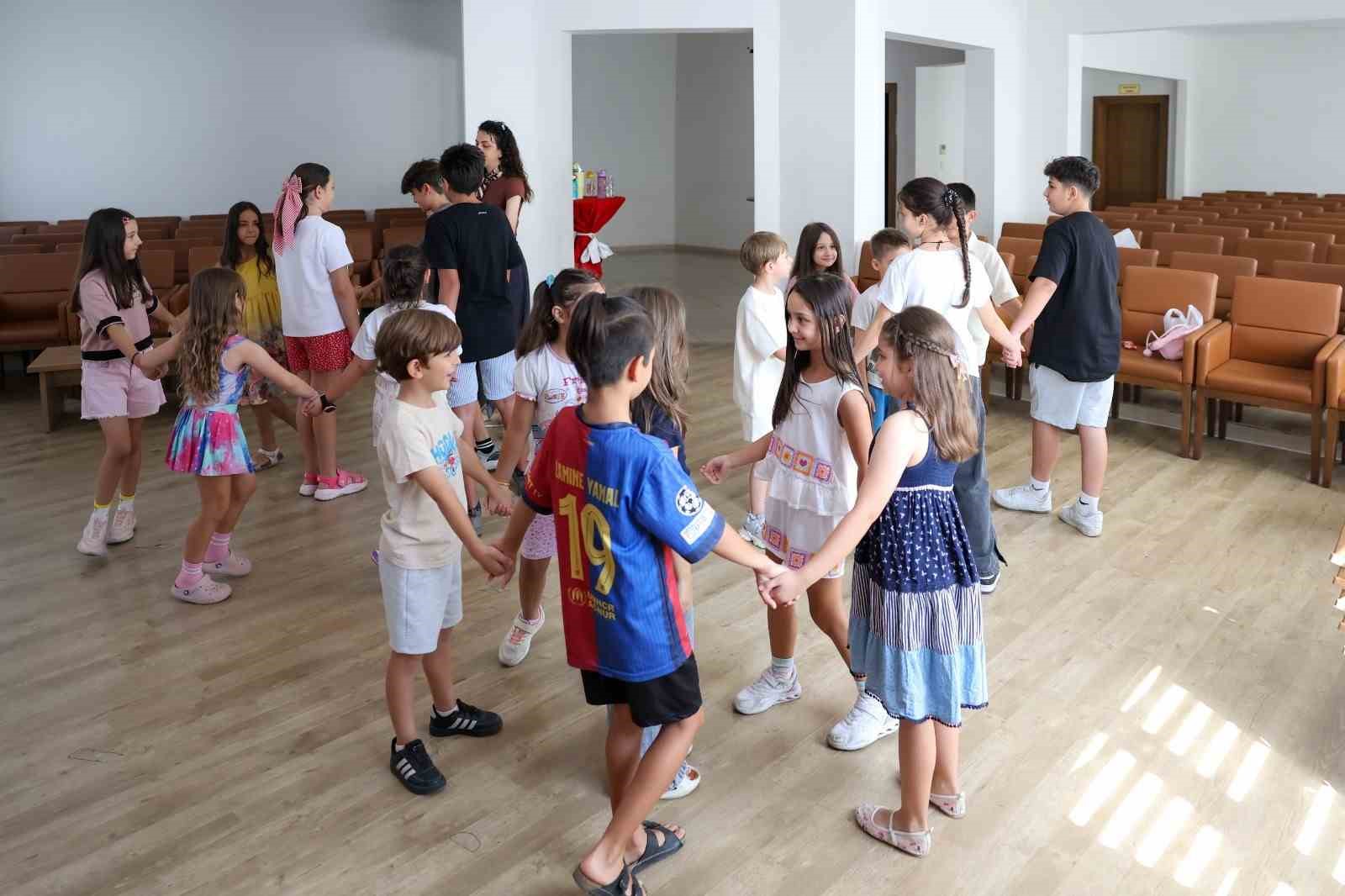 Efeler Belediyesi’nden gençlere destek
