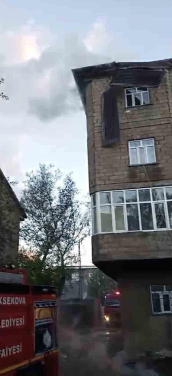 Yüksekova’da iki gün arayla aynı evde ikinci yangın