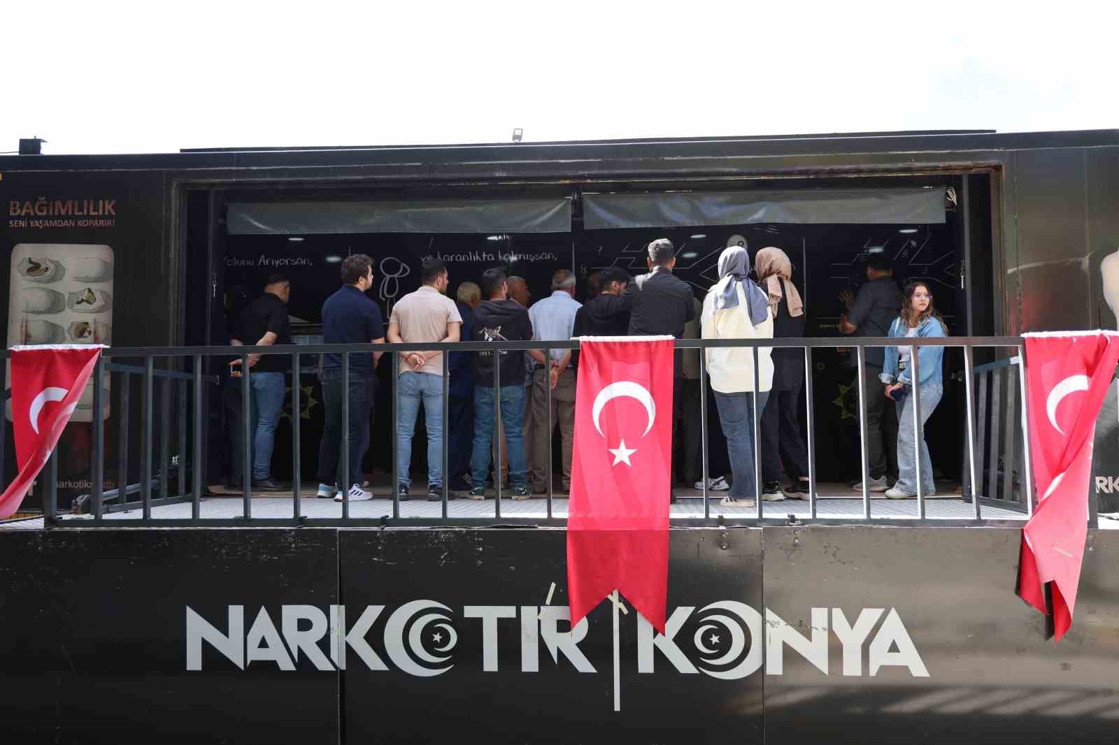 NARKO TIR ilk kez Elazığ’da: Vatandaşlardan yoğun ilgi