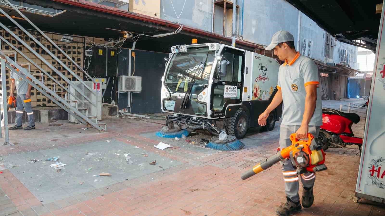 Alanya’nın turizm vitrini için temizlik seferberliği
