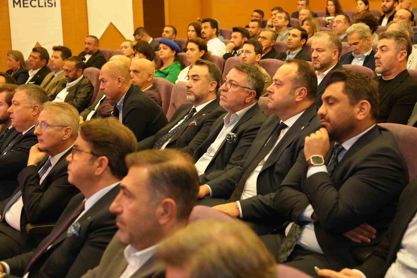 Tekstil ve hazır giyim sektörü Denizli’de bir araya geldi