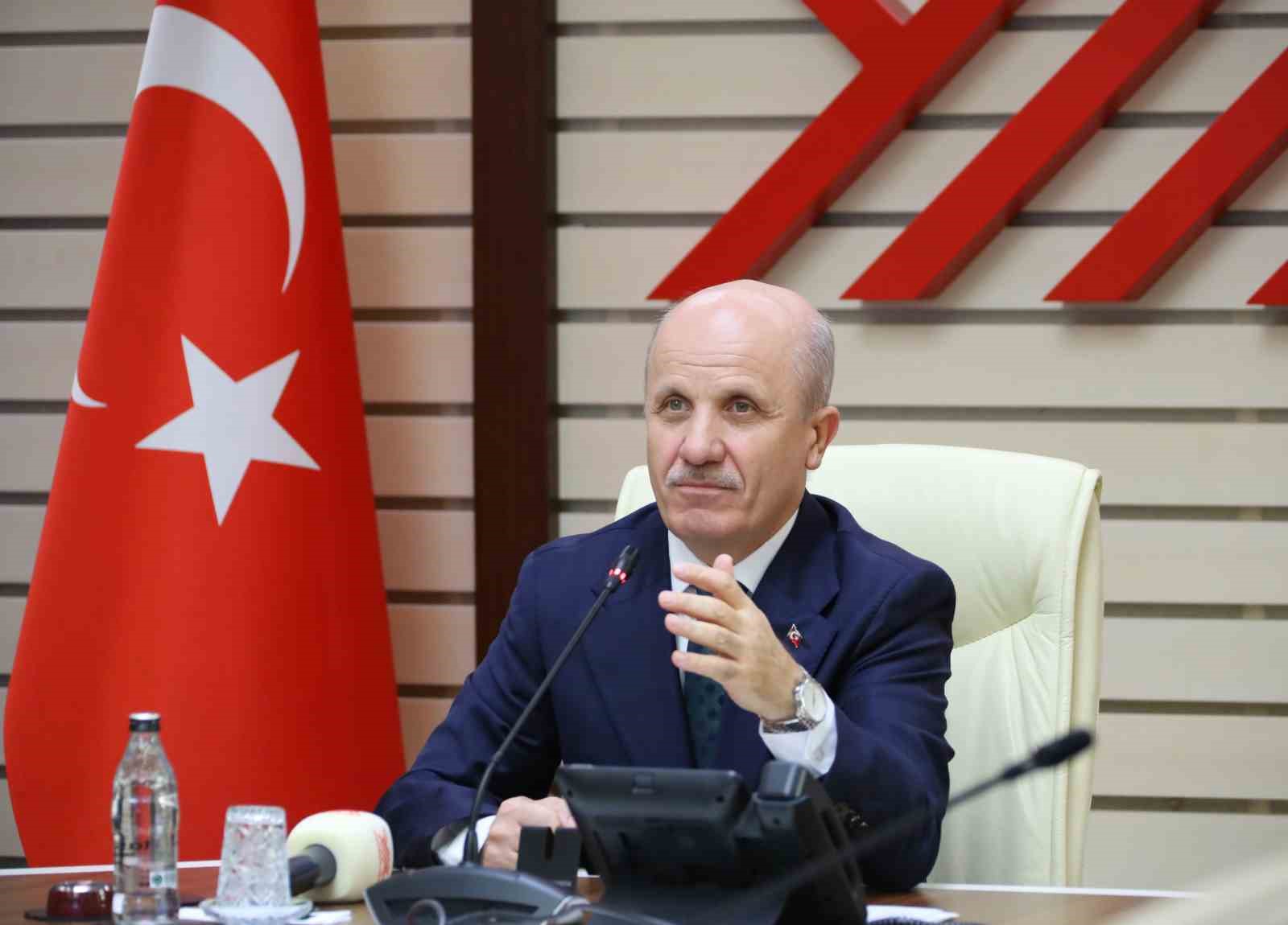 YÖK Başkanı Özvar Gazze İslam Üniversitesinde akademik yıl açılış dersini verdi