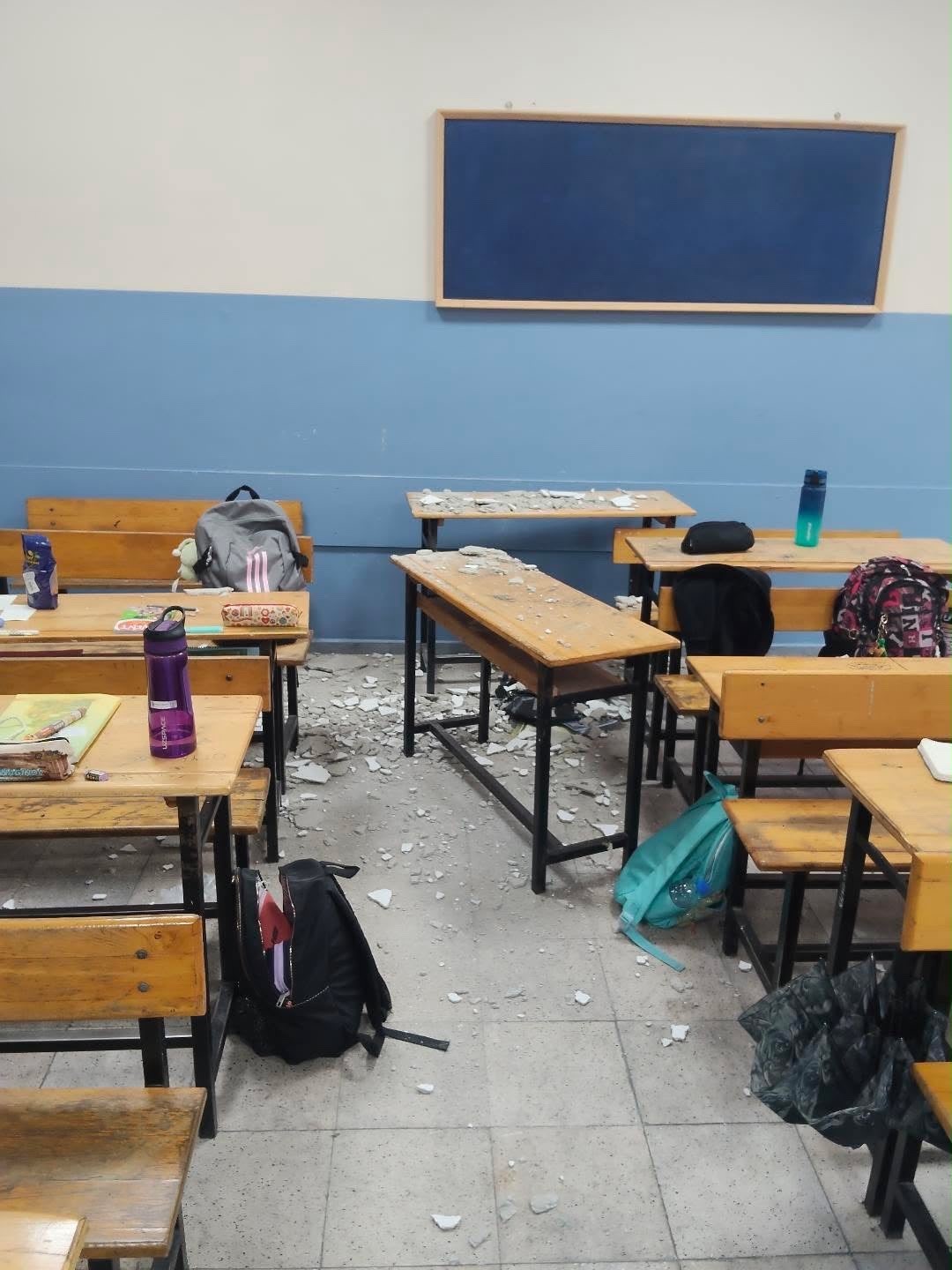 Kocaeli’de ortaokulda sınıfın sıvaları düştü: 3 öğrenci yaralandı