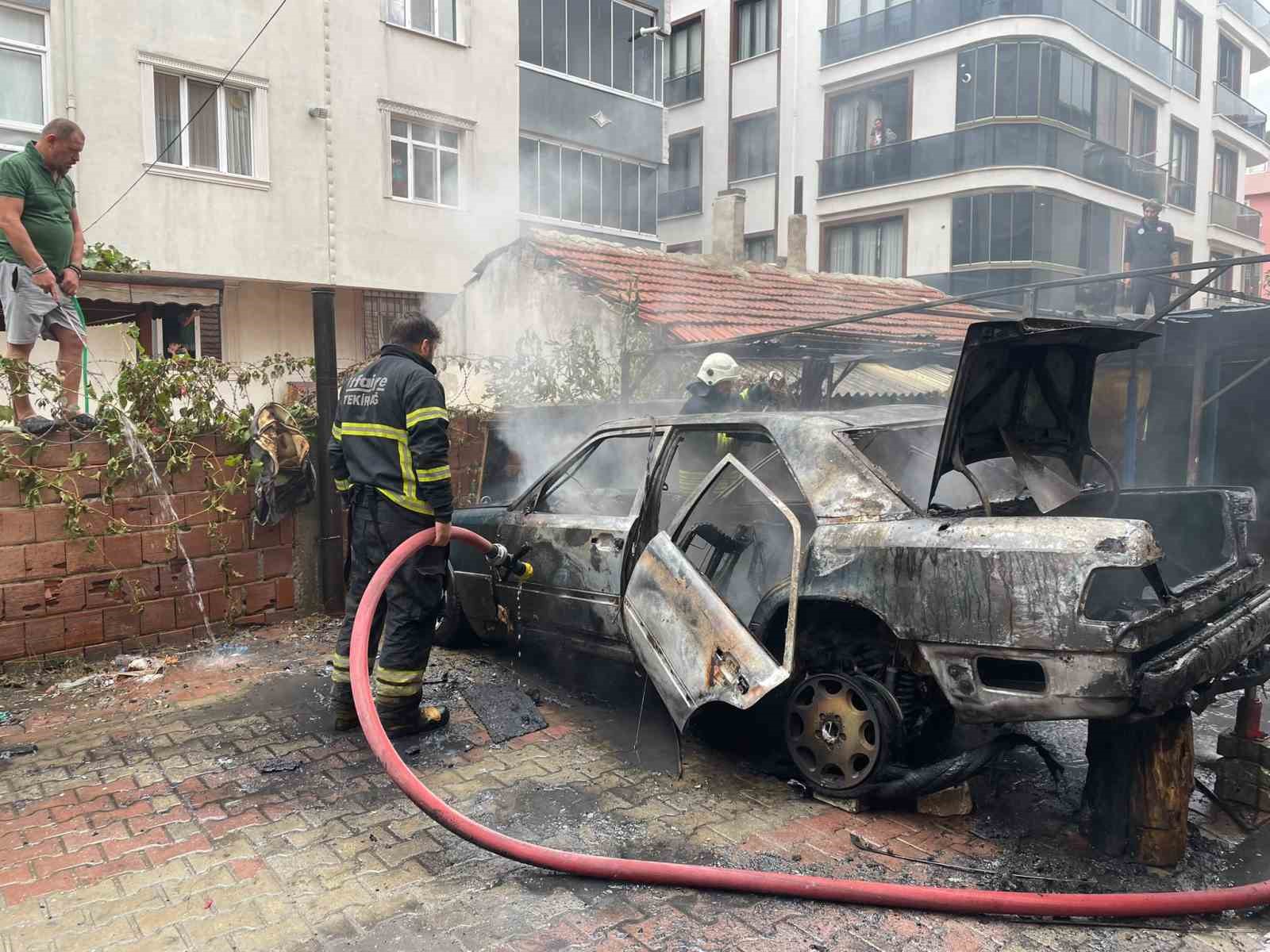 Yangını söndürmek isterken yaralandı